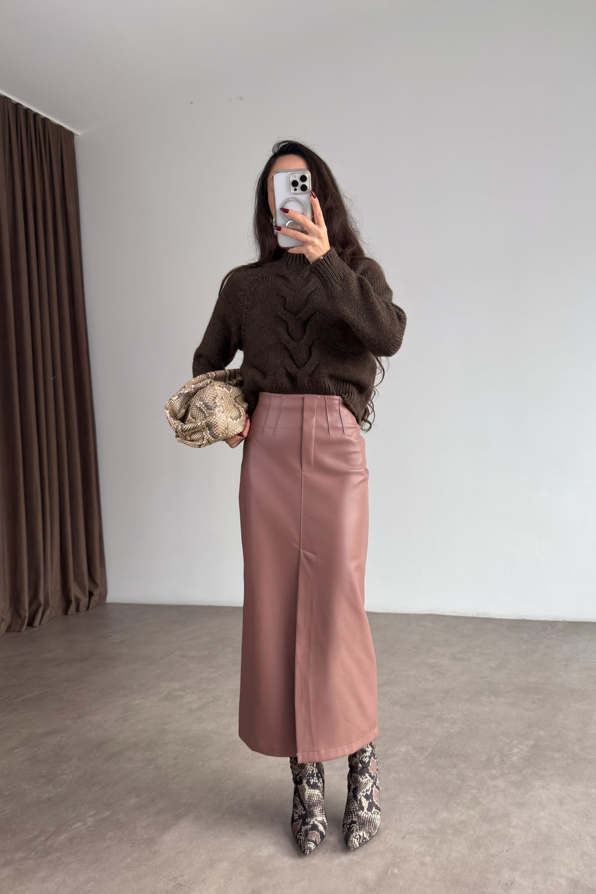 Önden Yırtmaçlı Midi Boy Rose Deri Etek
