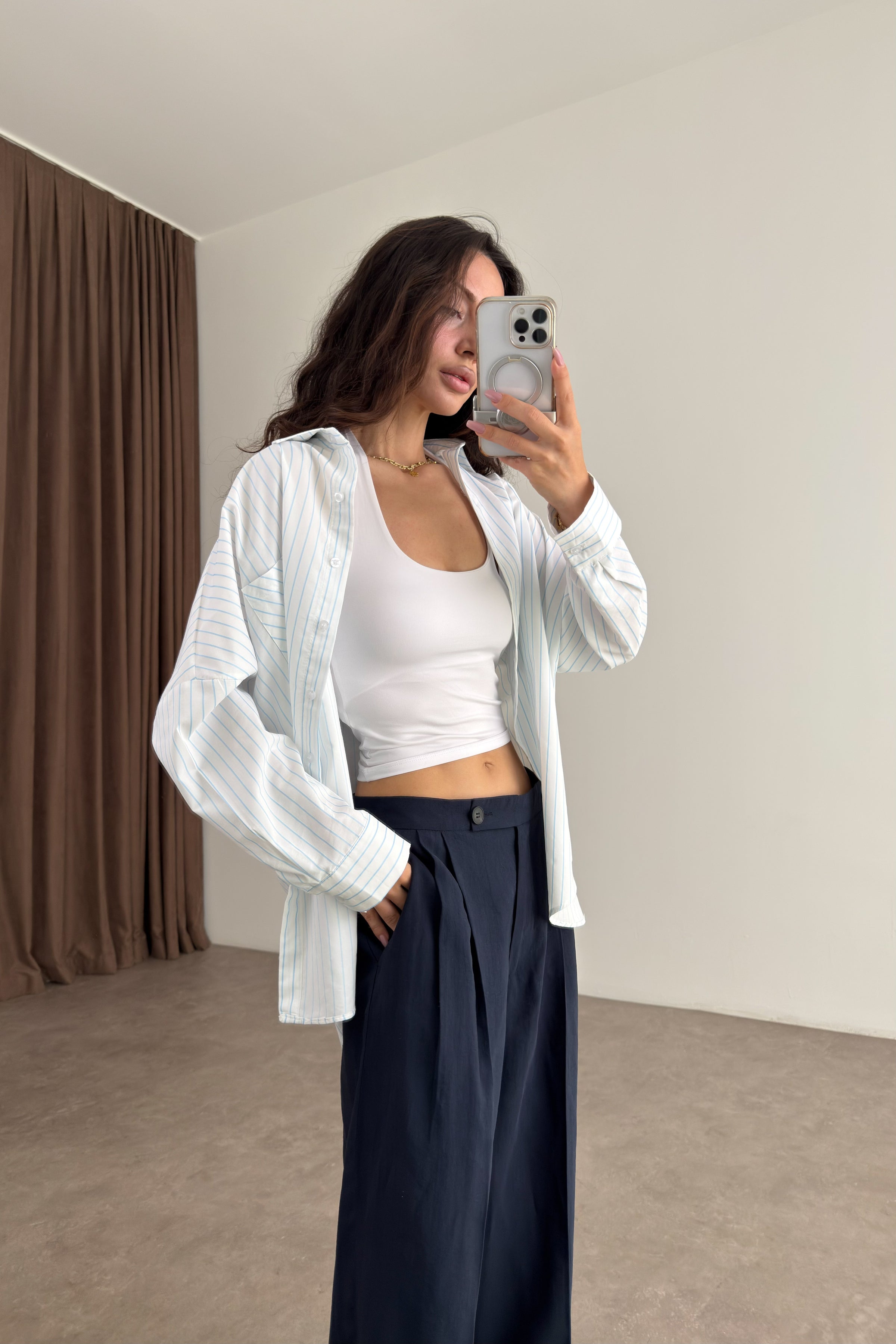 Mavi Çizgili Oversize Beyaz Gömlek