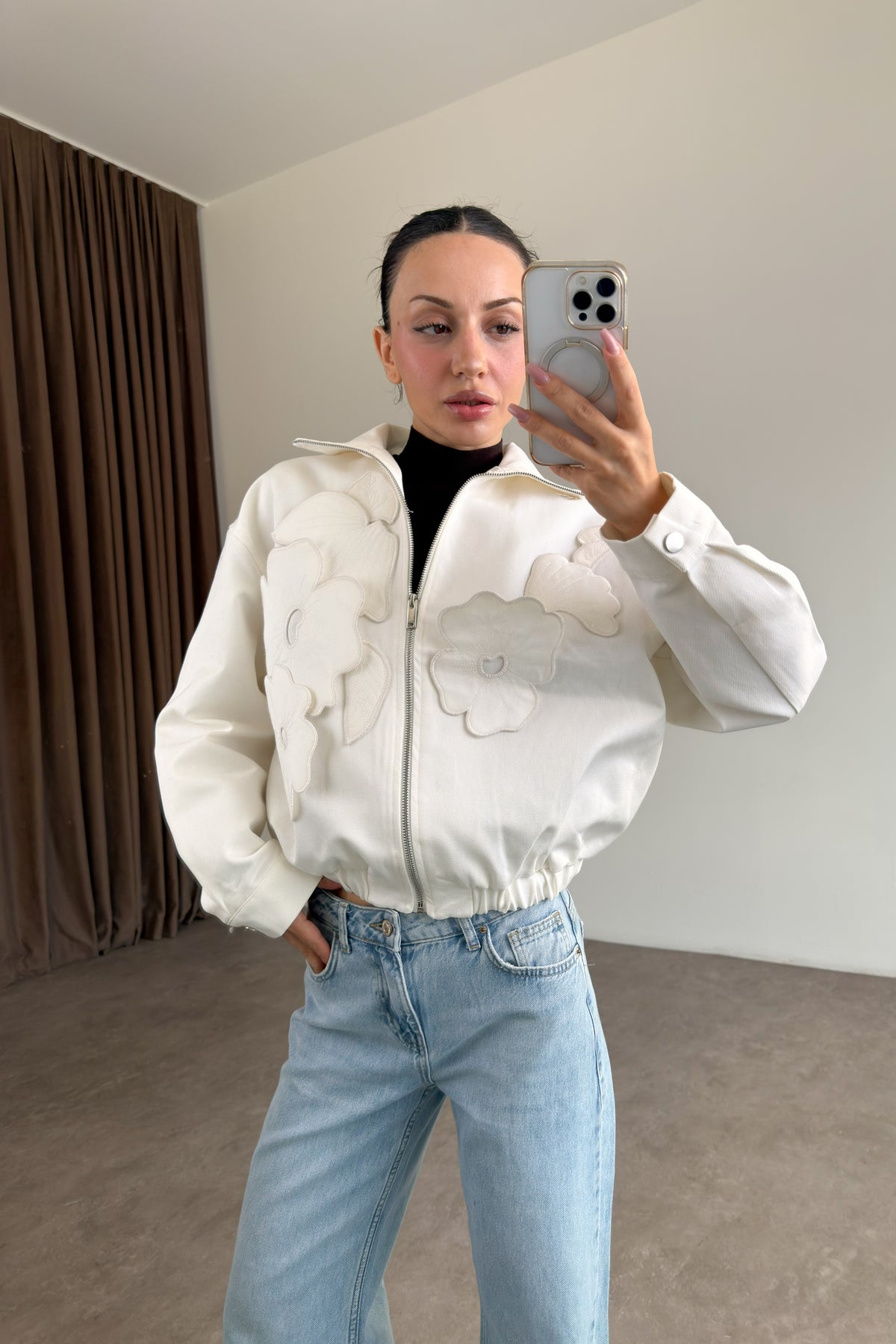 Çiçek Motifli Ekru Denim Ceket