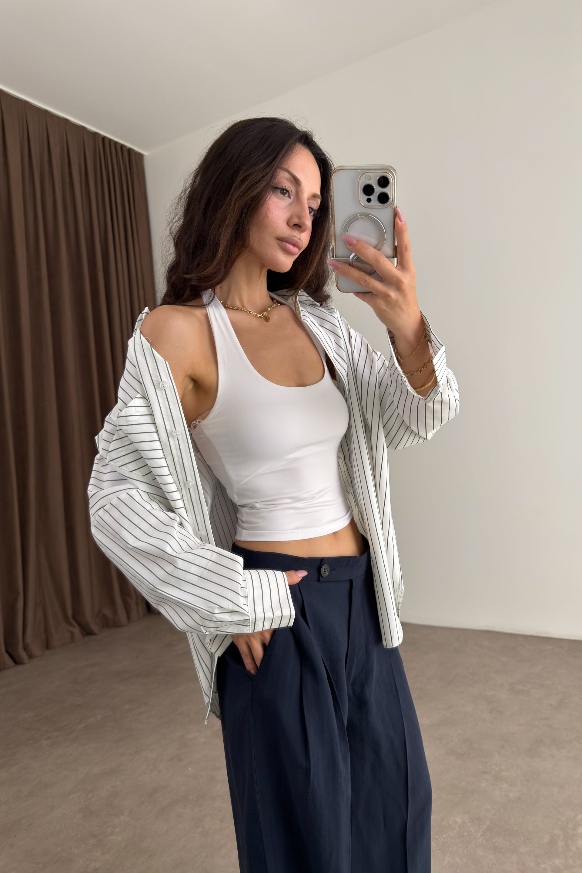 Siyah Çizgili Oversize Beyaz Gömlek