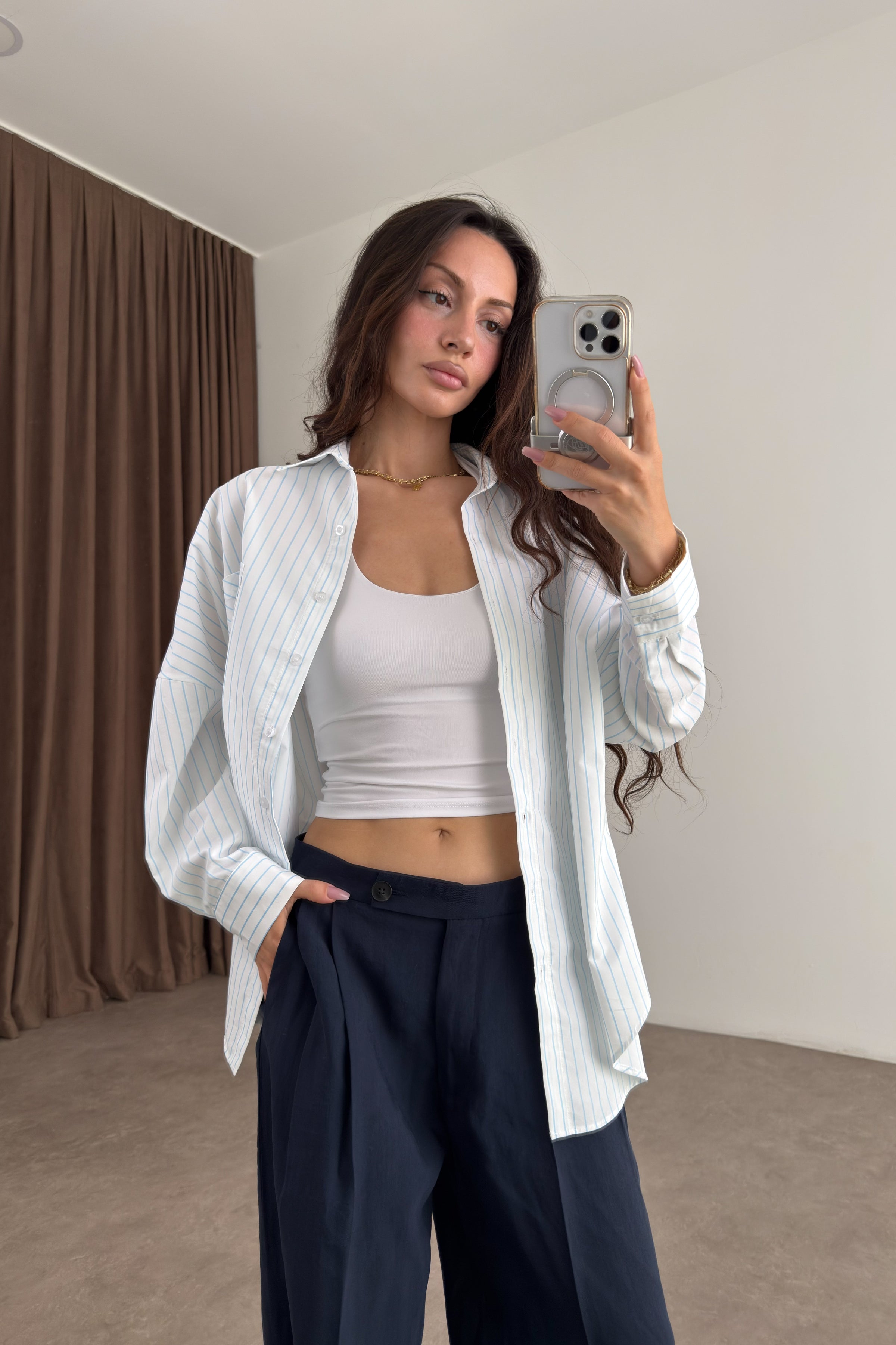 Mavi Çizgili Oversize Beyaz Gömlek