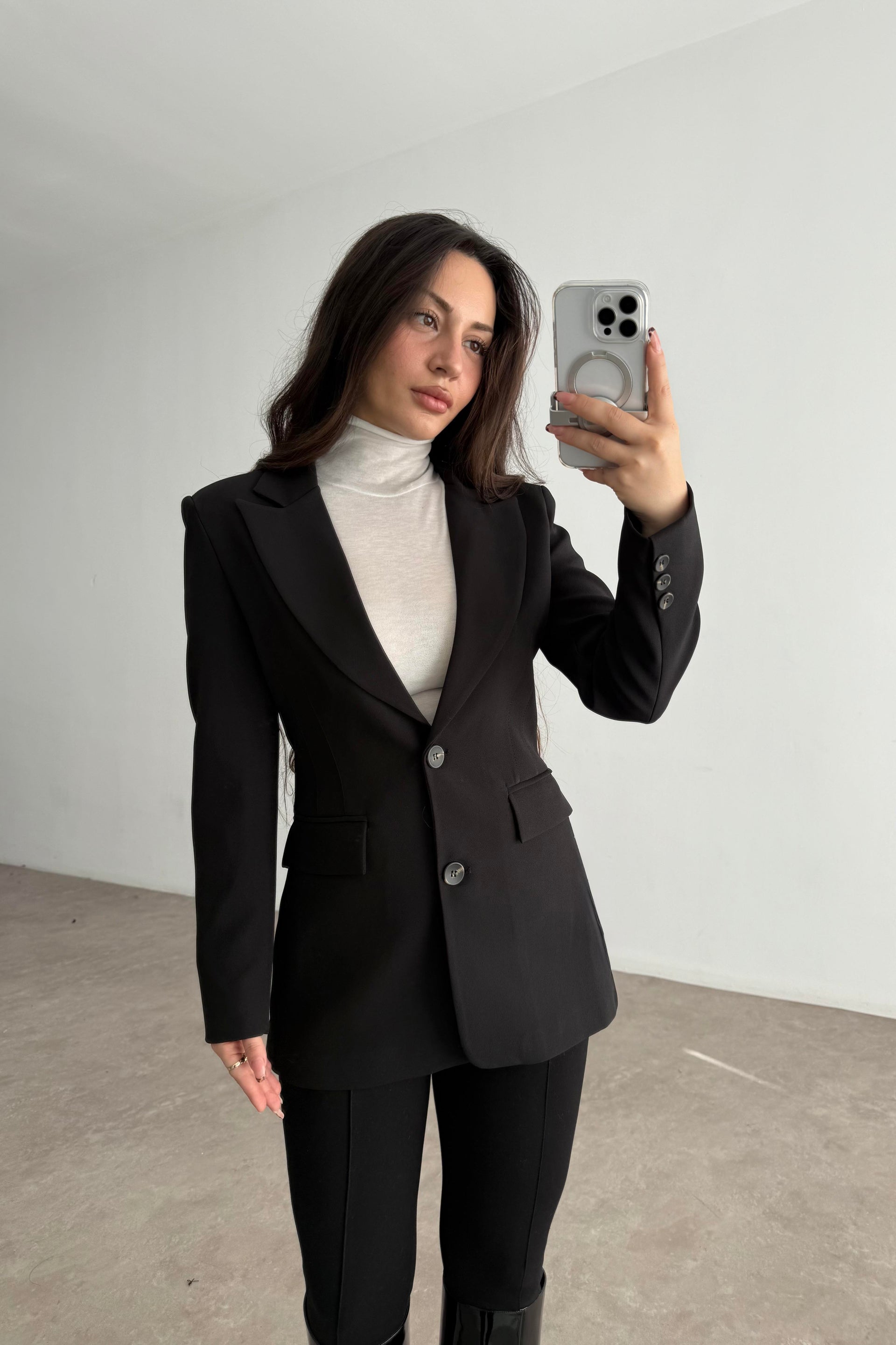 Belden Oturtmalı Vatkalı Klasik Blazer Ceket
