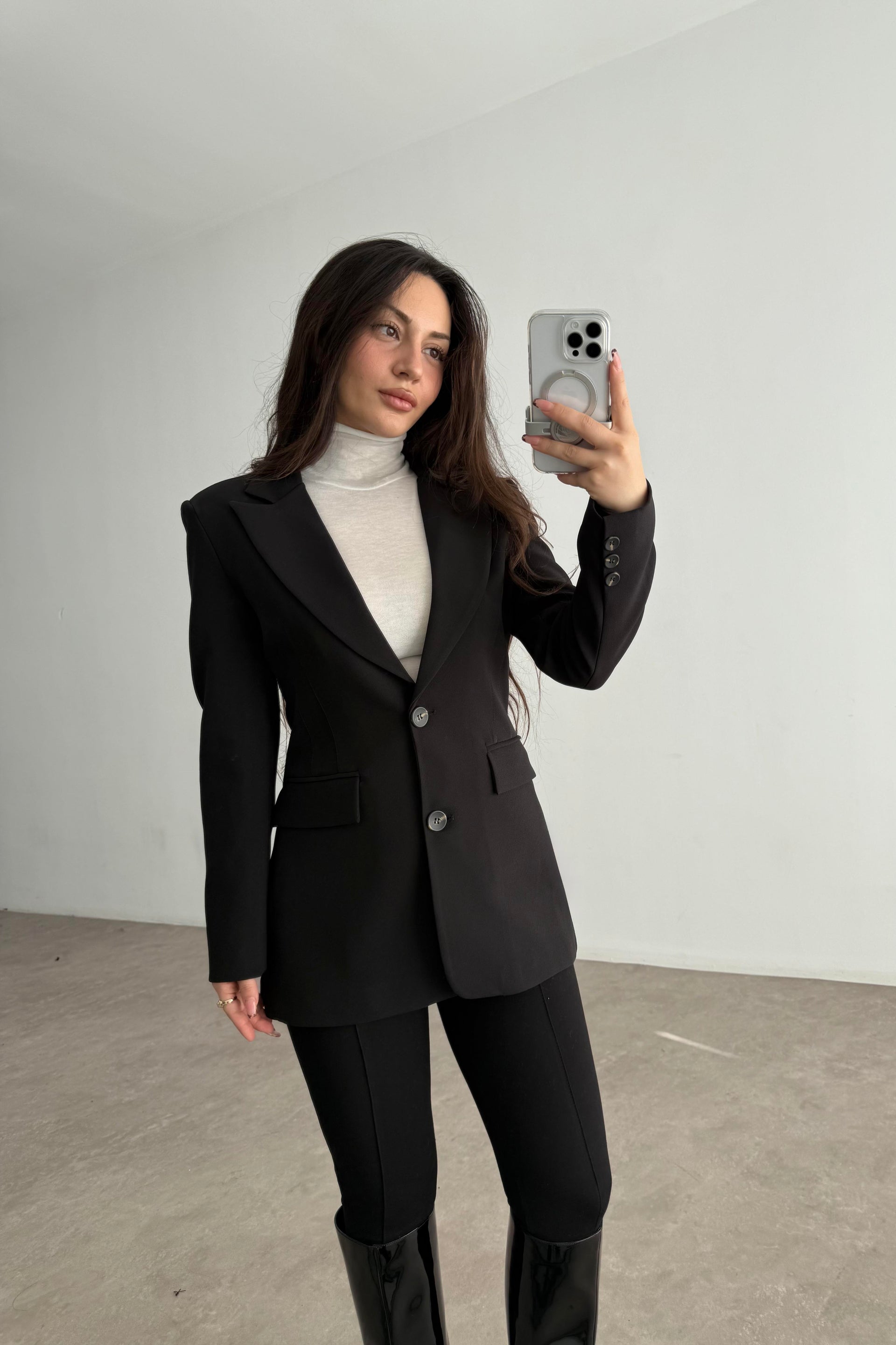 Belden Oturtmalı Vatkalı Klasik Blazer Ceket