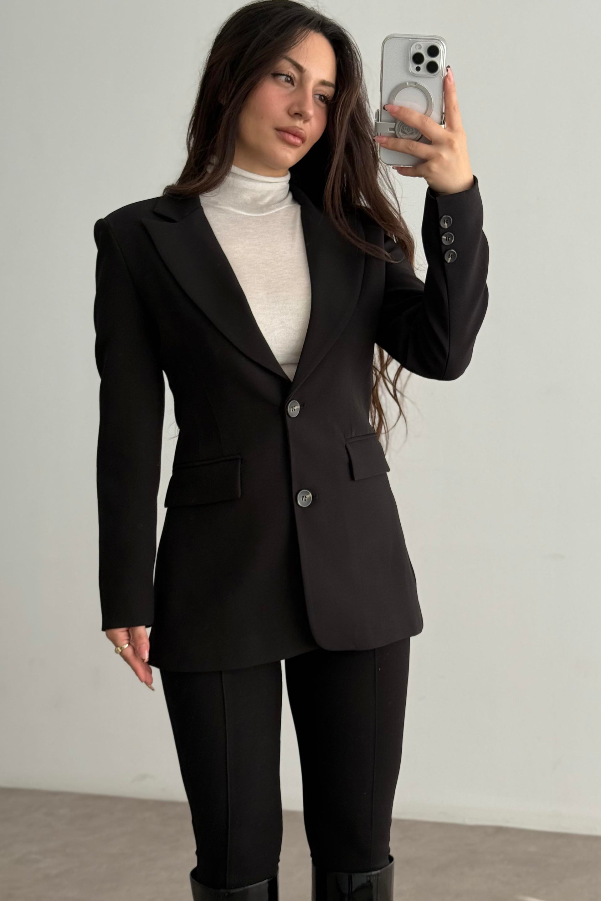 Belden Oturtmalı Vatkalı Klasik Blazer Ceket