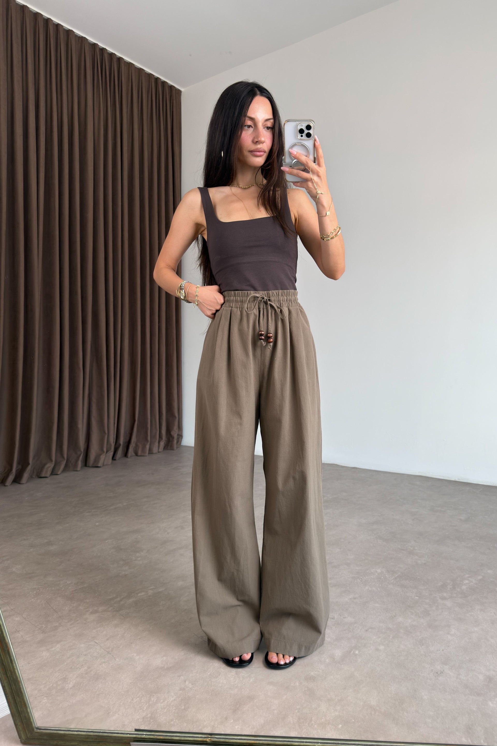 Beli Lastikli Boncuk Detaylı Geniş Paça Keten Khaki Pantolon