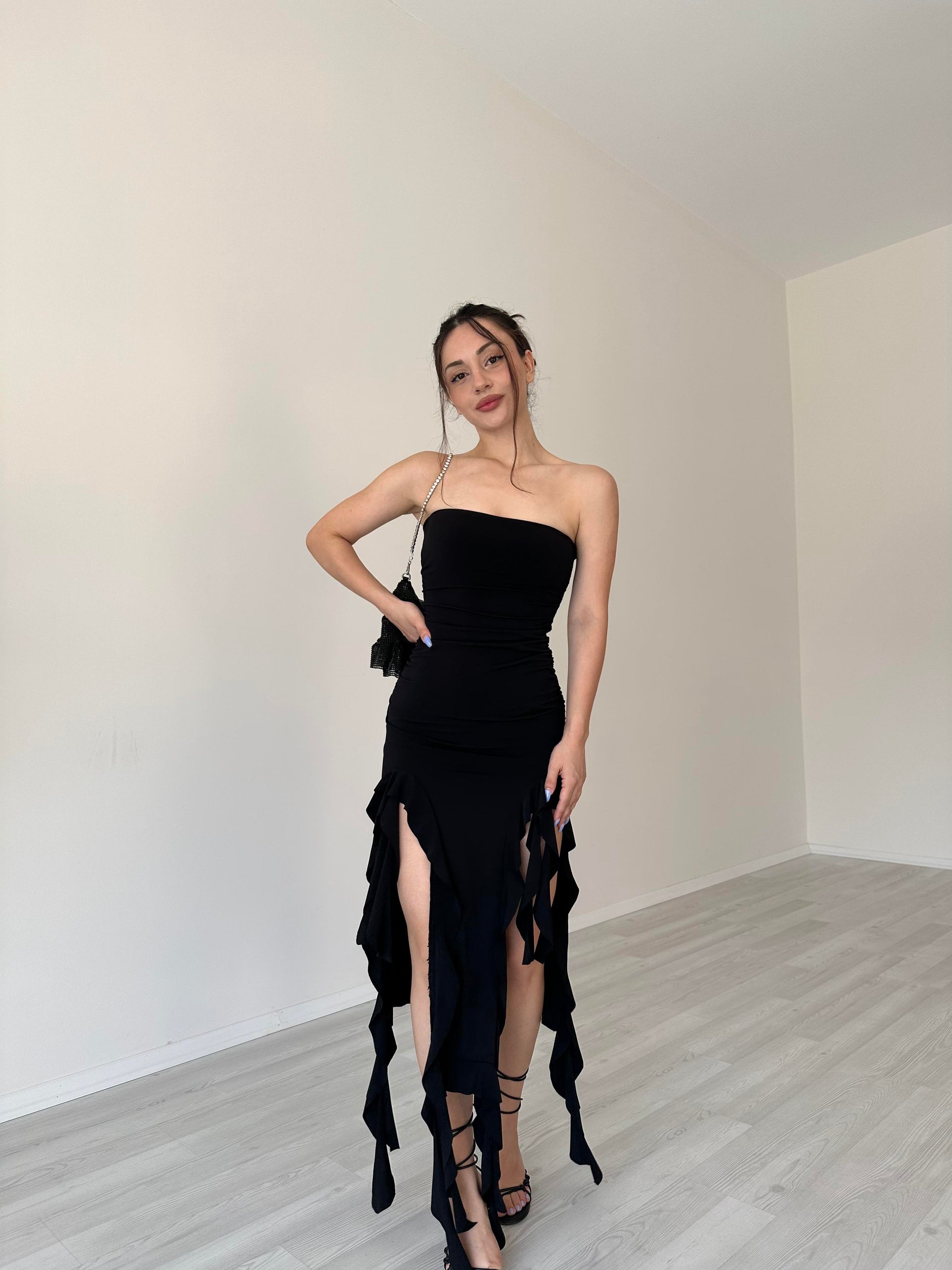 Brshka Model Fırfırlı Straplez Elbise Siyah