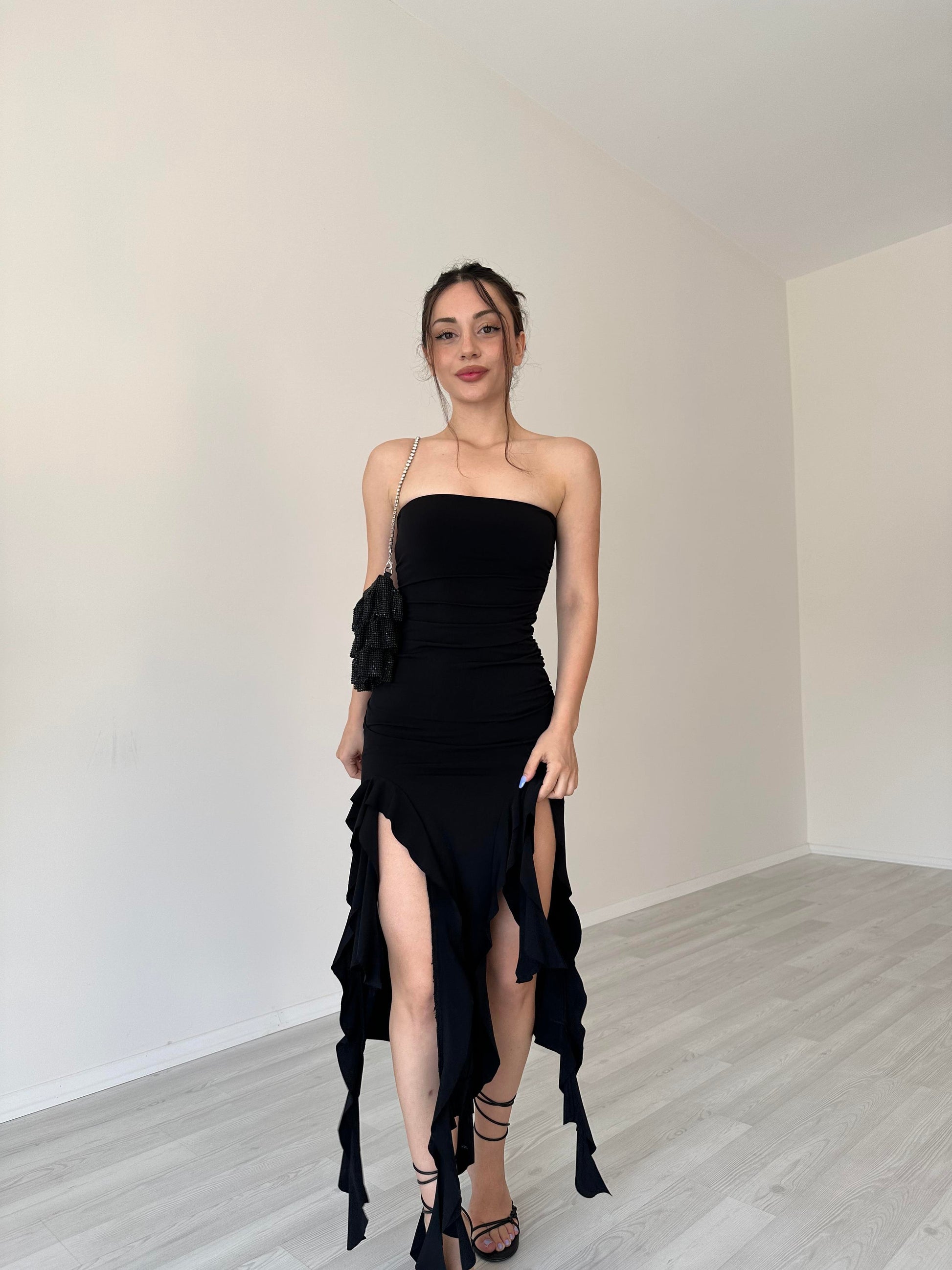 Brshka Model Fırfırlı Straplez Elbise Siyah