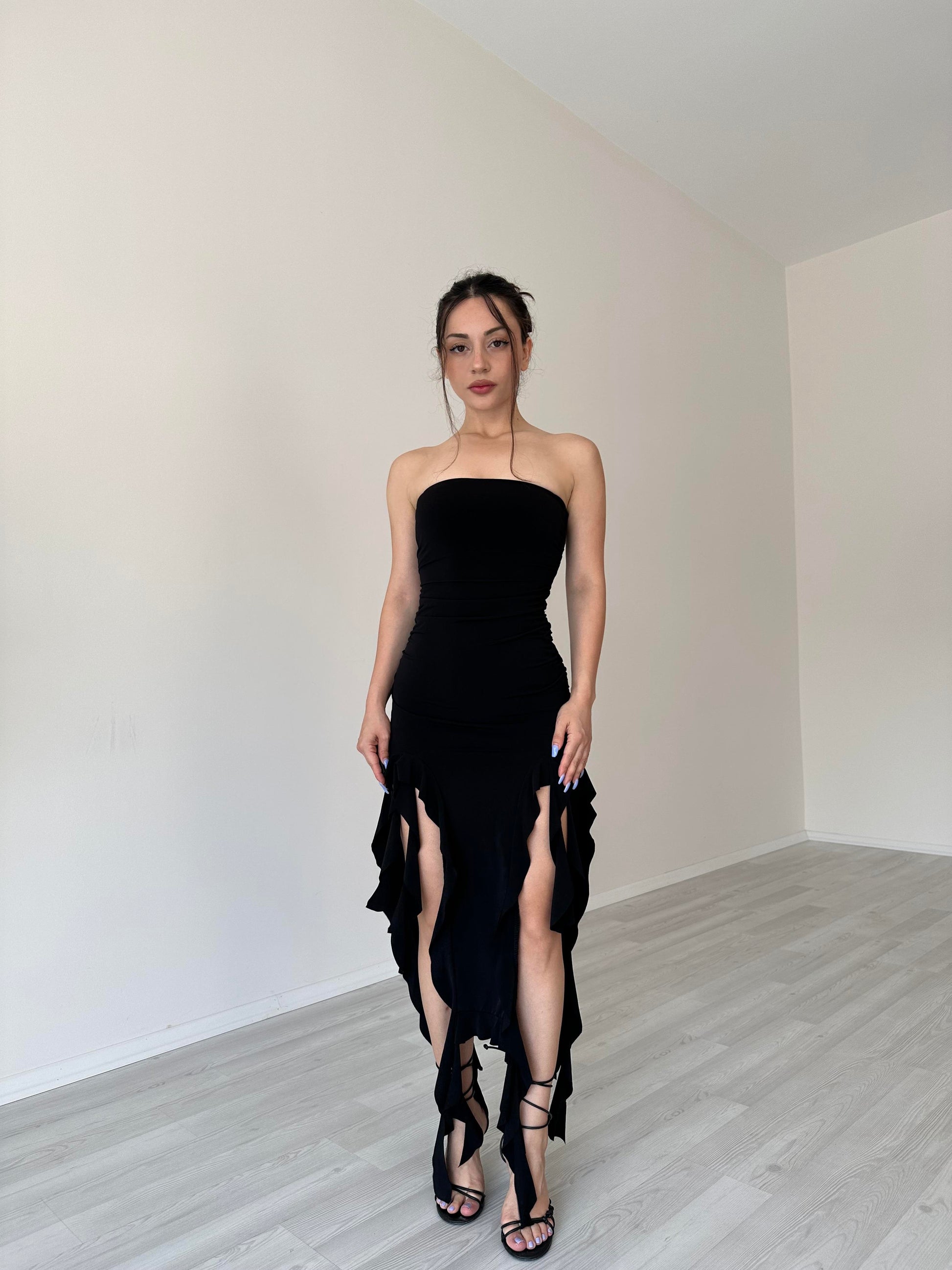 Brshka Model Fırfırlı Straplez Elbise Siyah