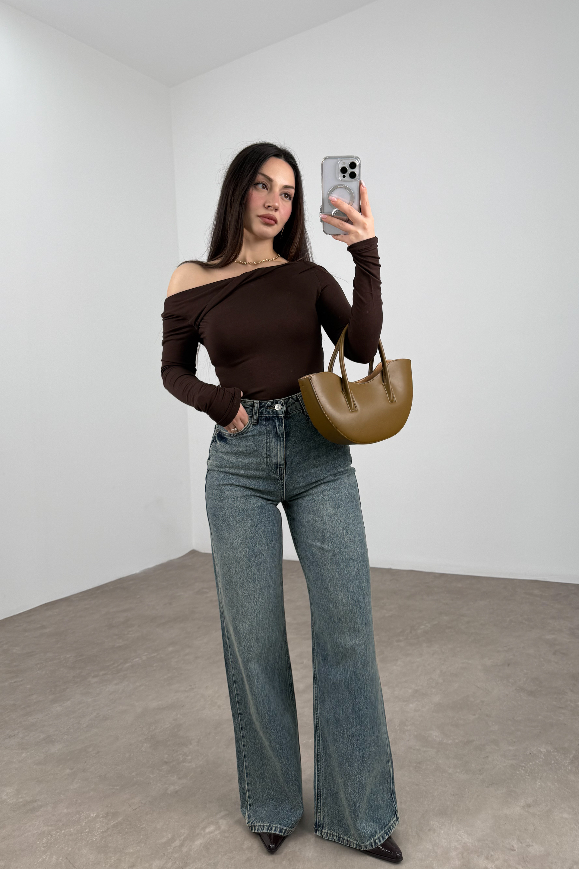 Burgulu Düşük Omuz Kahve Body