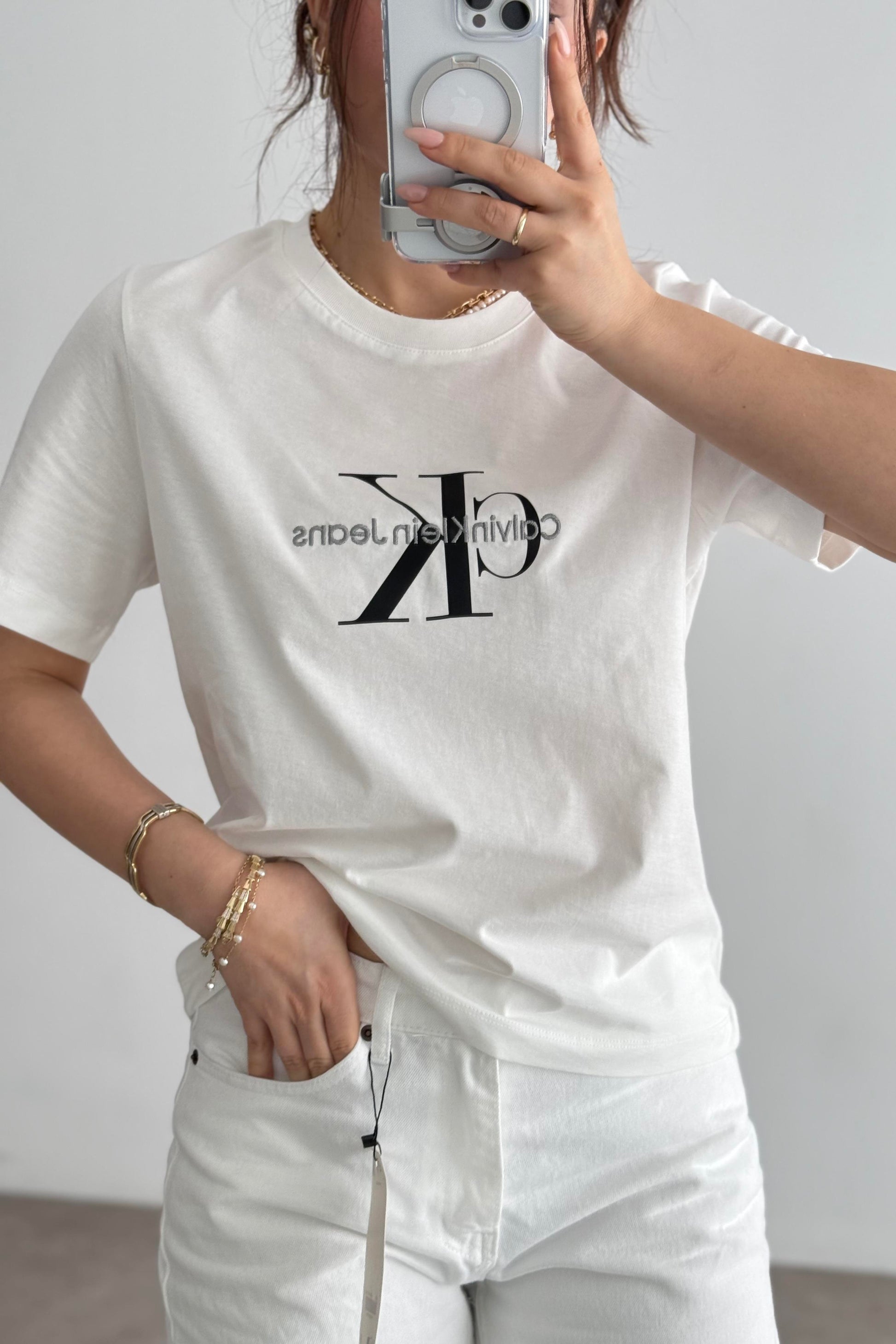 CK Nakış İşlemeli Beyaz T-shirt