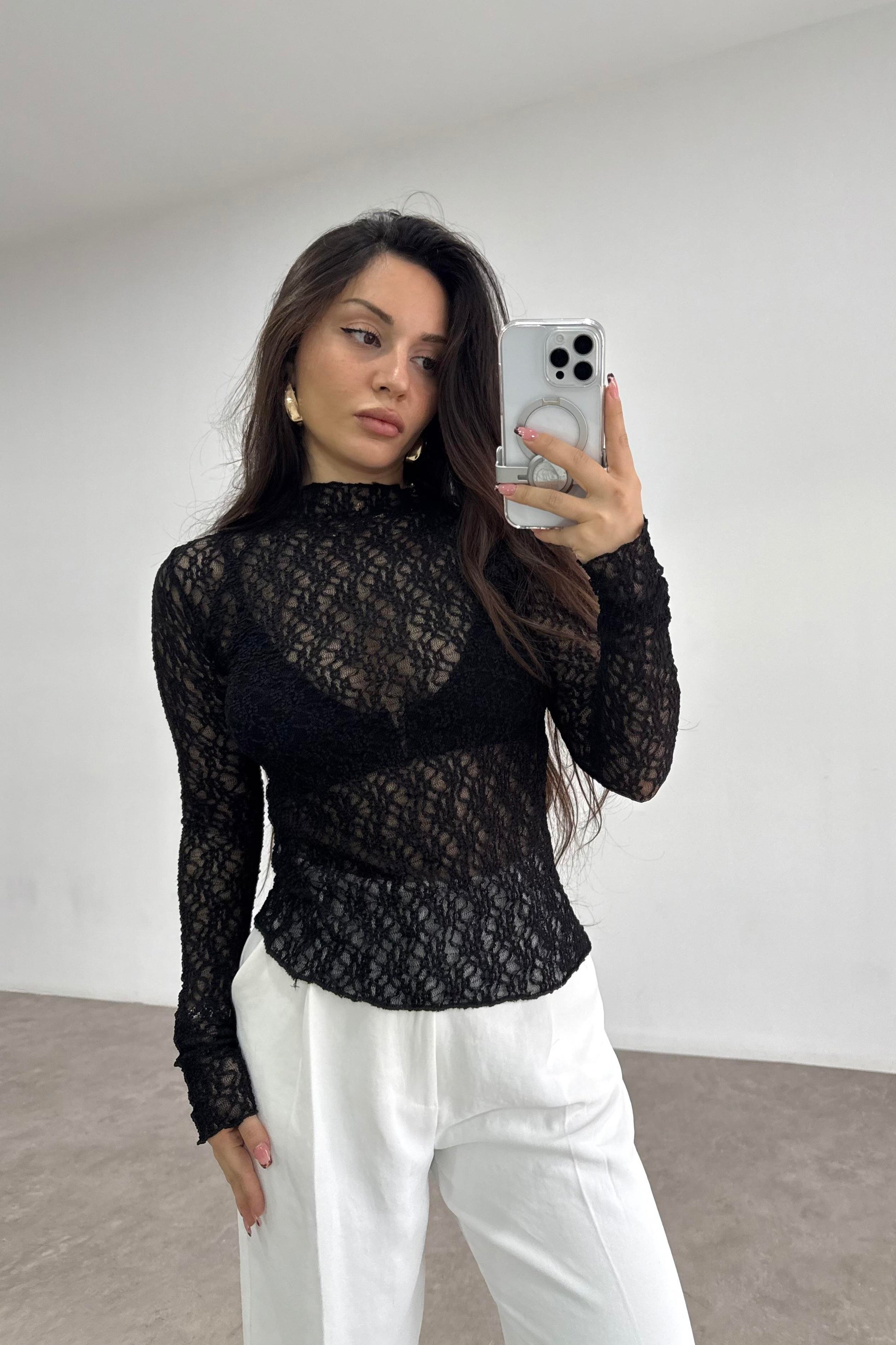 Dantelli Dik Yakalı Siyah Bluz