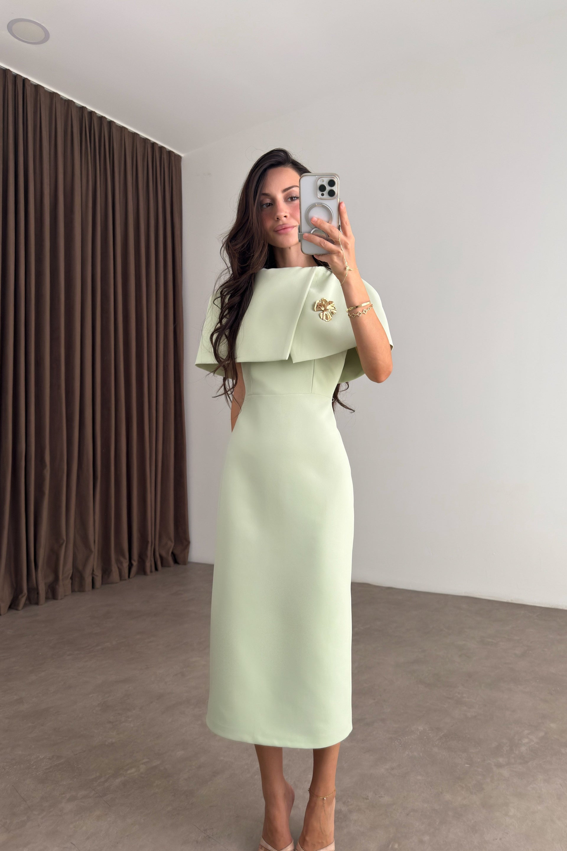 Diana Broşlu Mint Midi Elbise