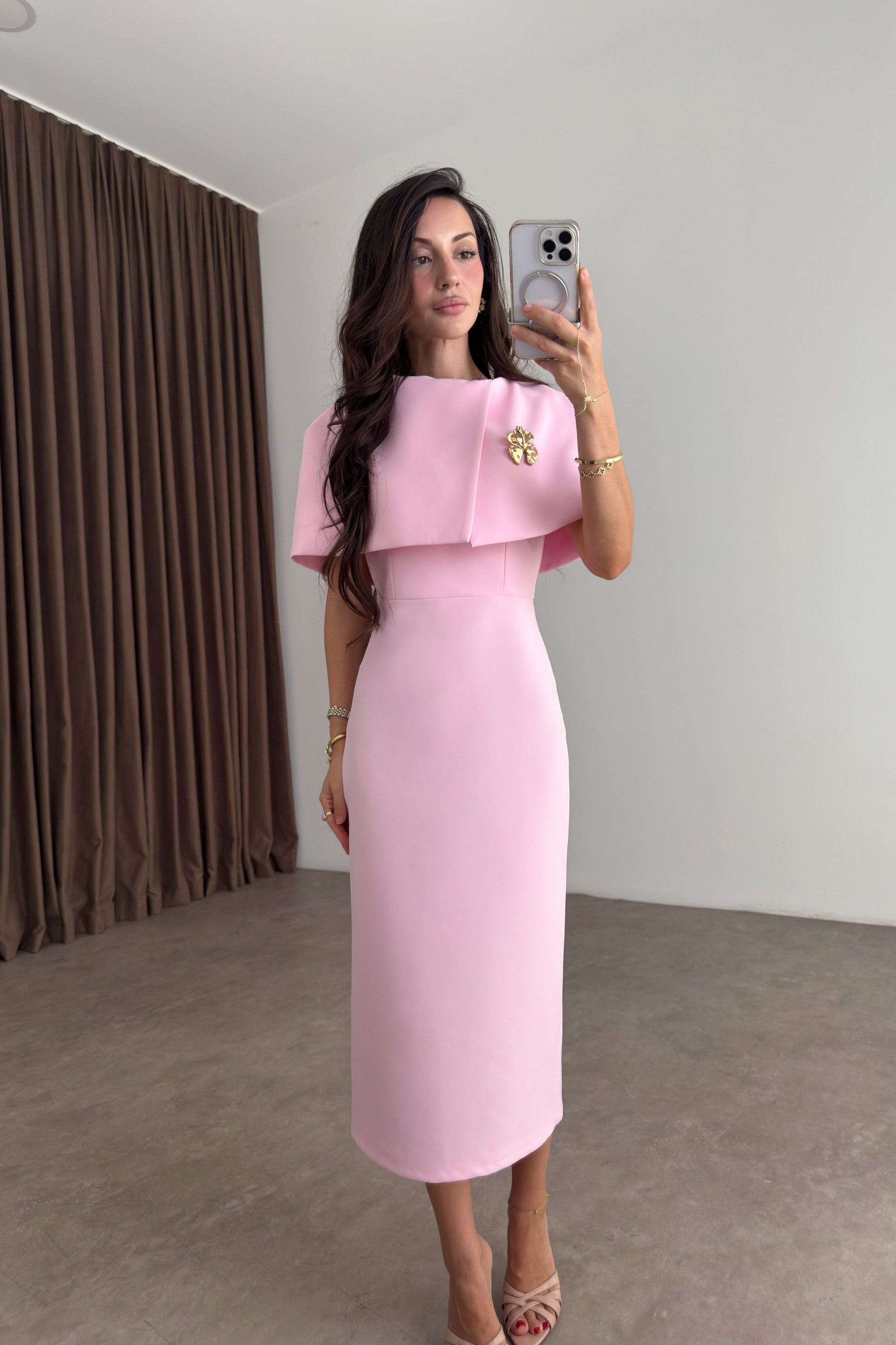Diana Pastel Pembe Broşlu Midi Elbise