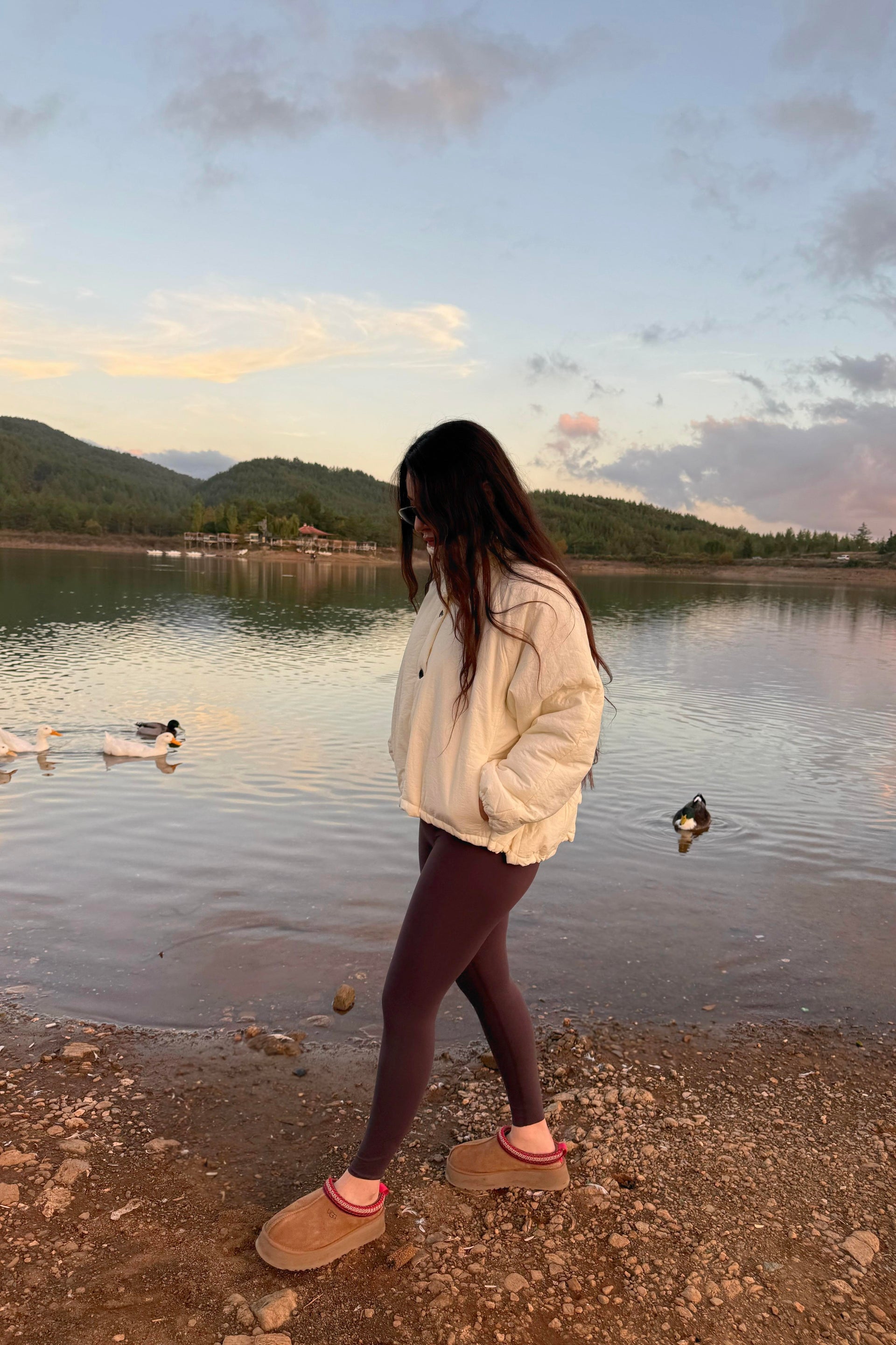 Dik Yakalı Düğme Detaylı Şişme Mont Ekru