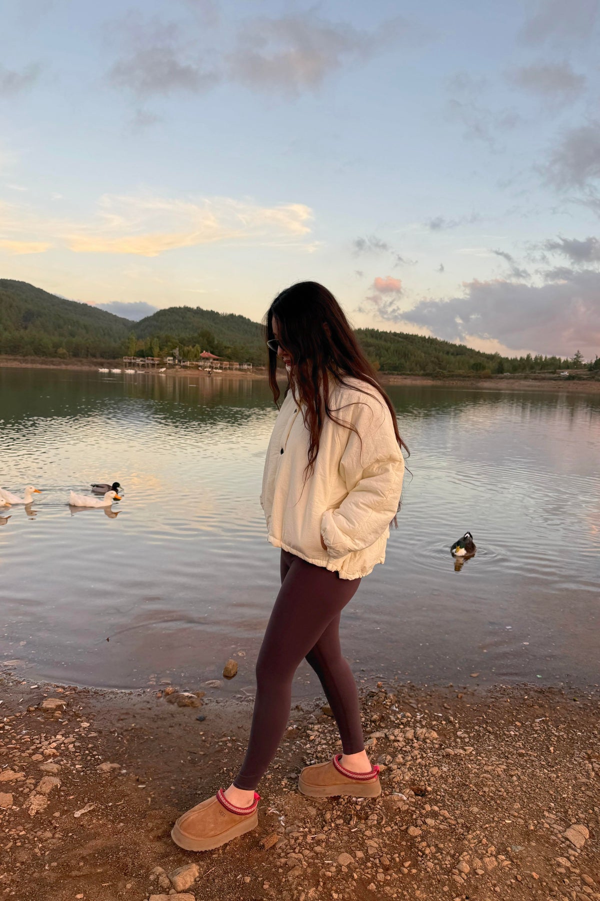 Dik Yakalı Düğme Detaylı Şişme Mont Ekru