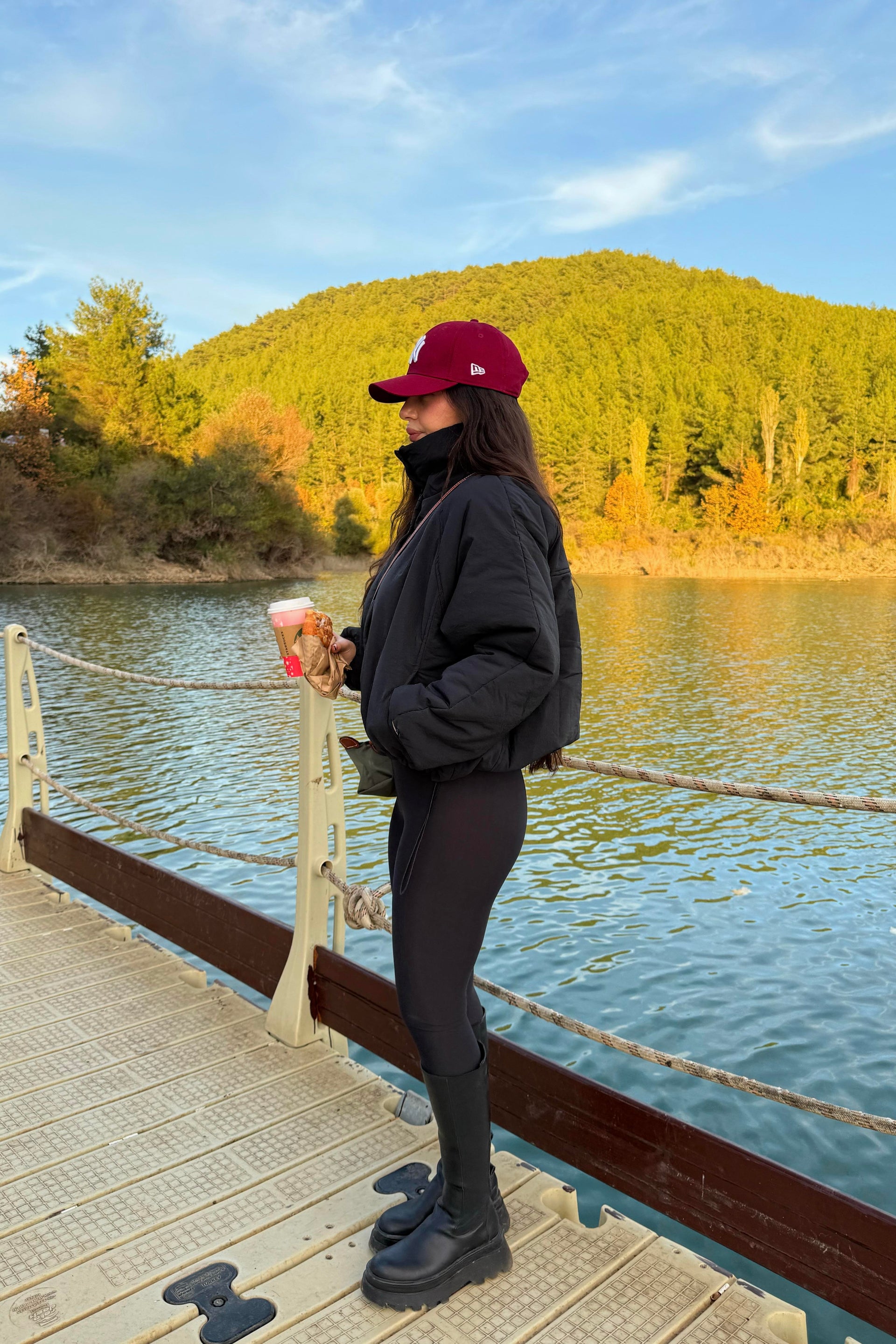 Dik Yakalı Düğme Detaylı Şişme Mont Siyah