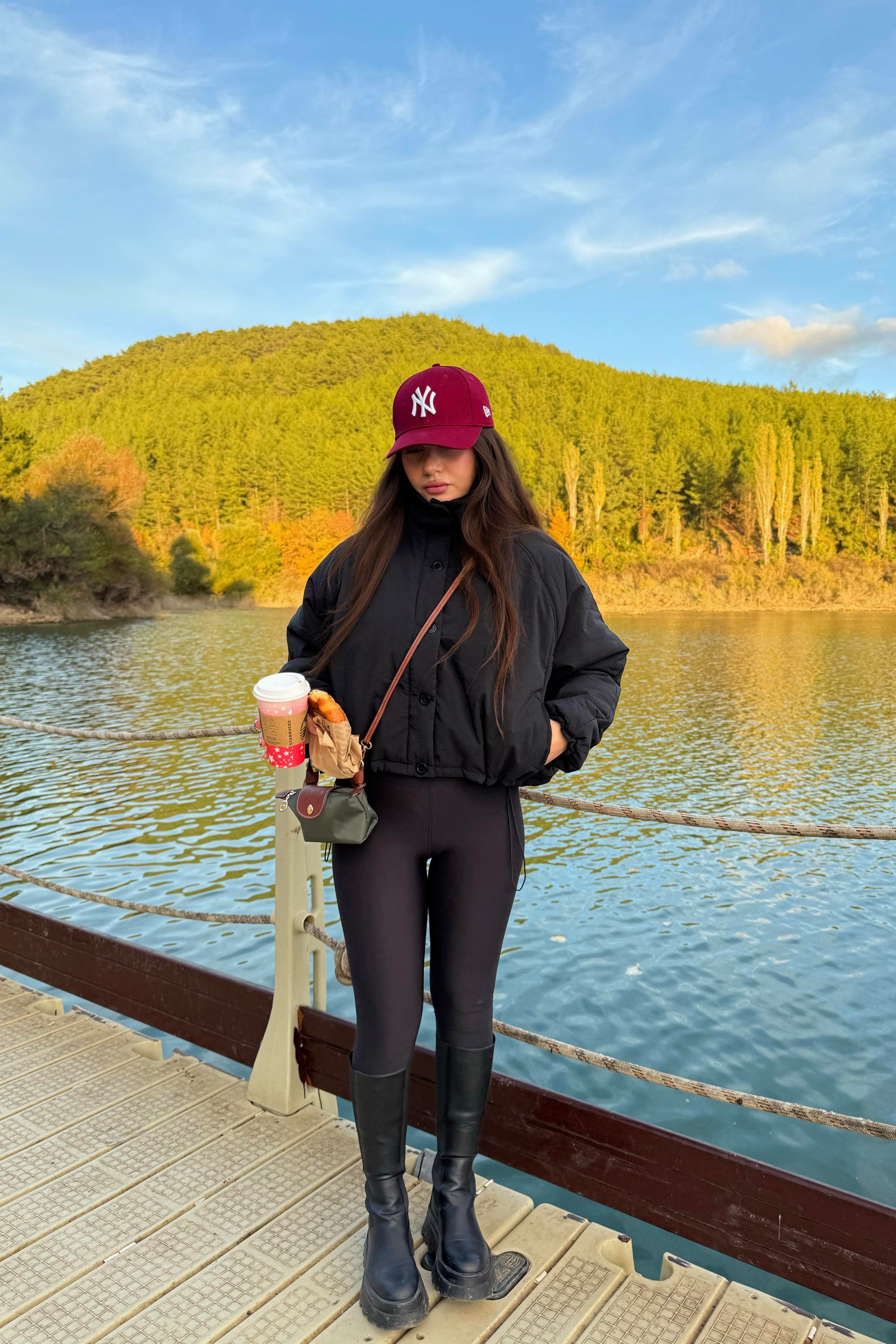 Dik Yakalı Düğme Detaylı Şişme Mont Siyah