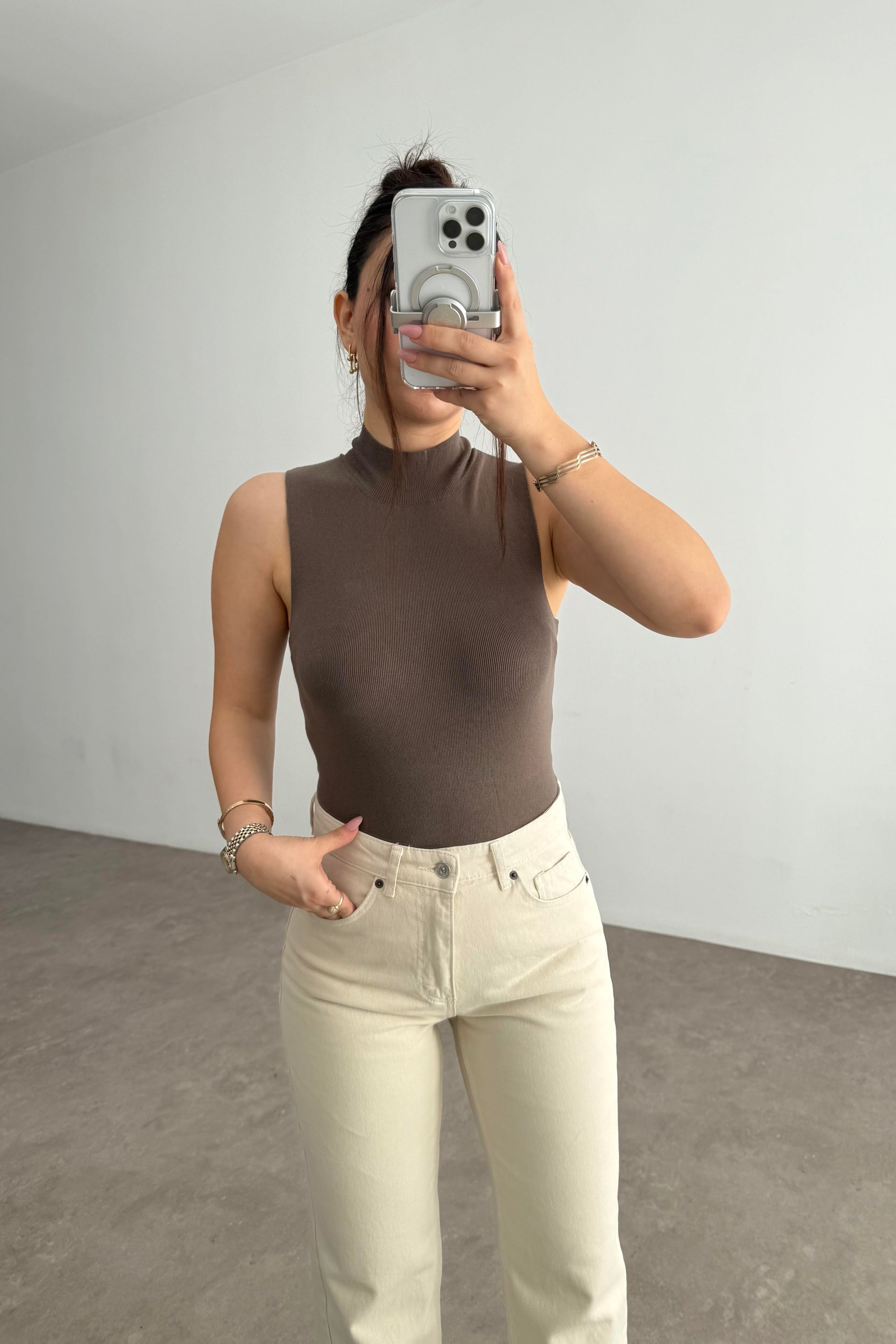 Dik Yakalı Kolsuz Modal Khaki Triko