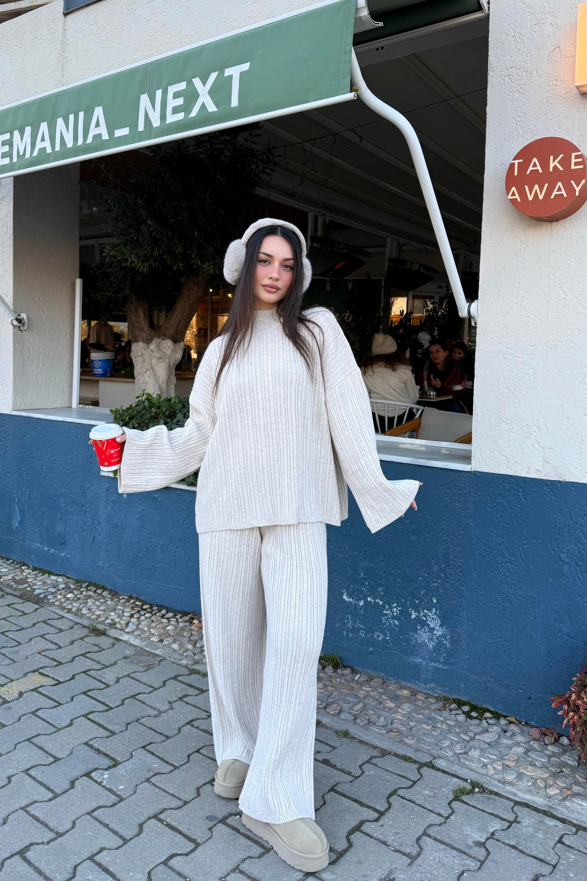 Dik Yakalı Oluklu Ekru Takım
