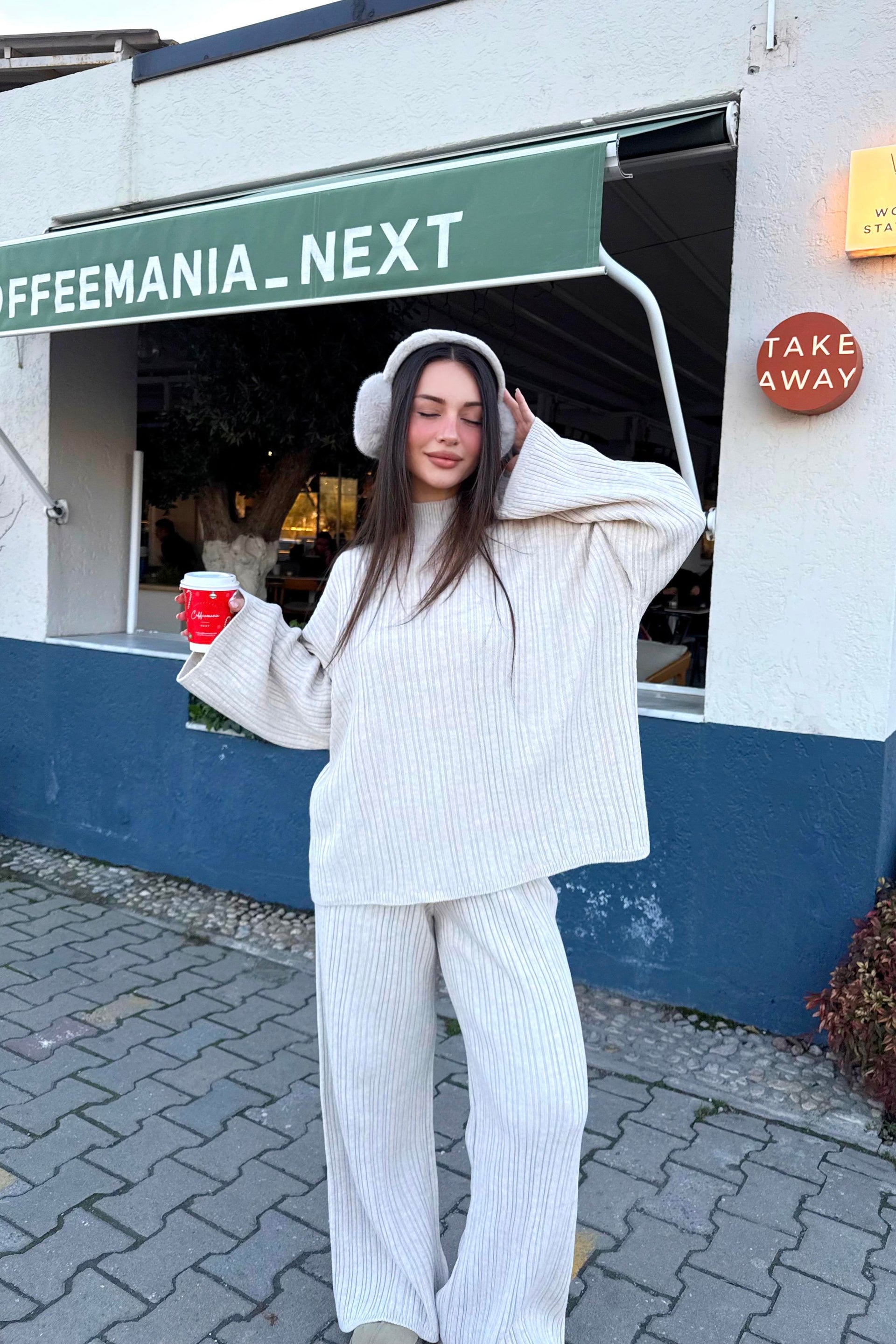 Dik Yakalı Oluklu Ekru Takım