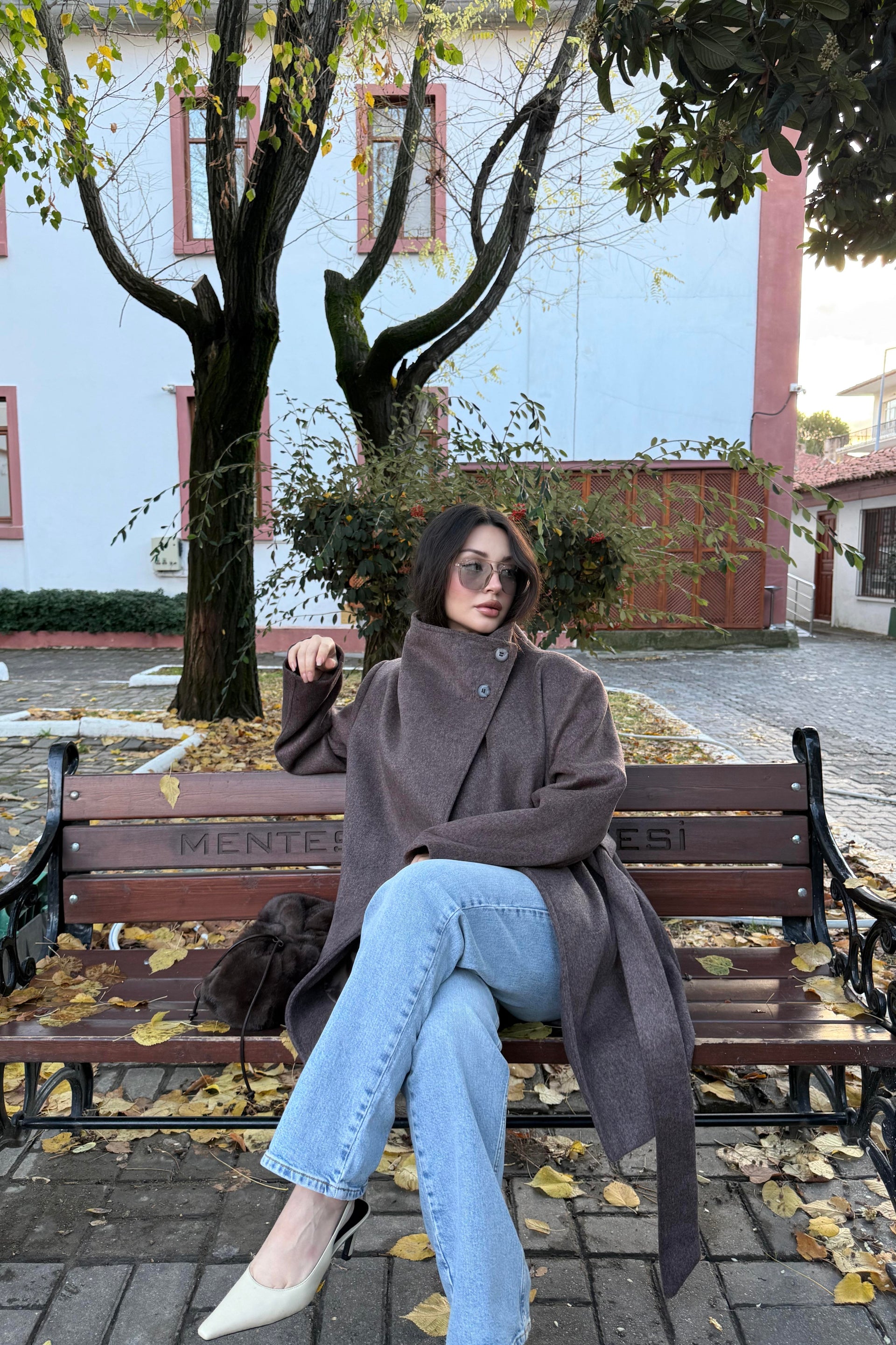 Dik Yakalı Orta Boy Kaşe Vizon Kaban