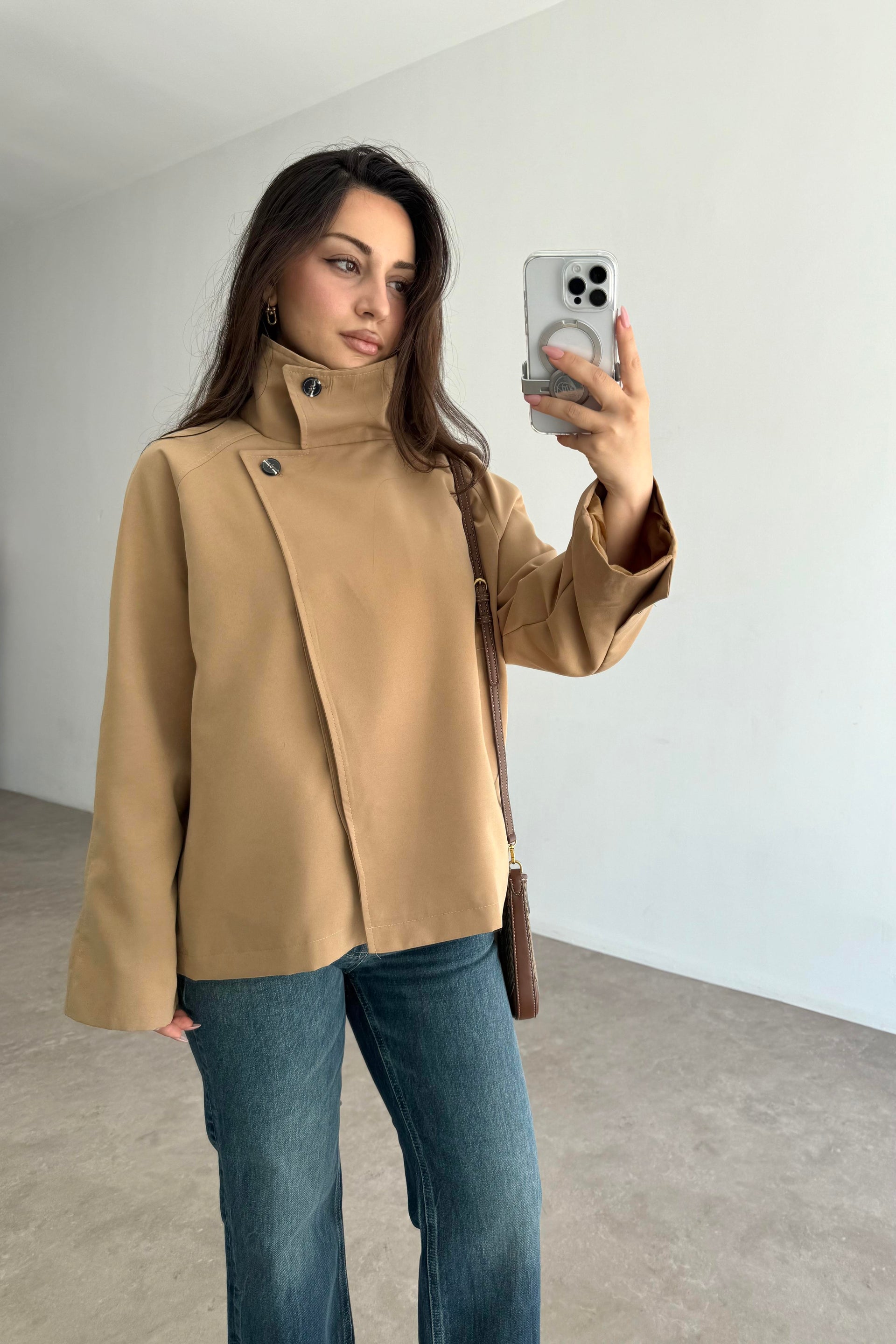 Dik Yakalı Premium Kalite Kısa Camel Trençkot