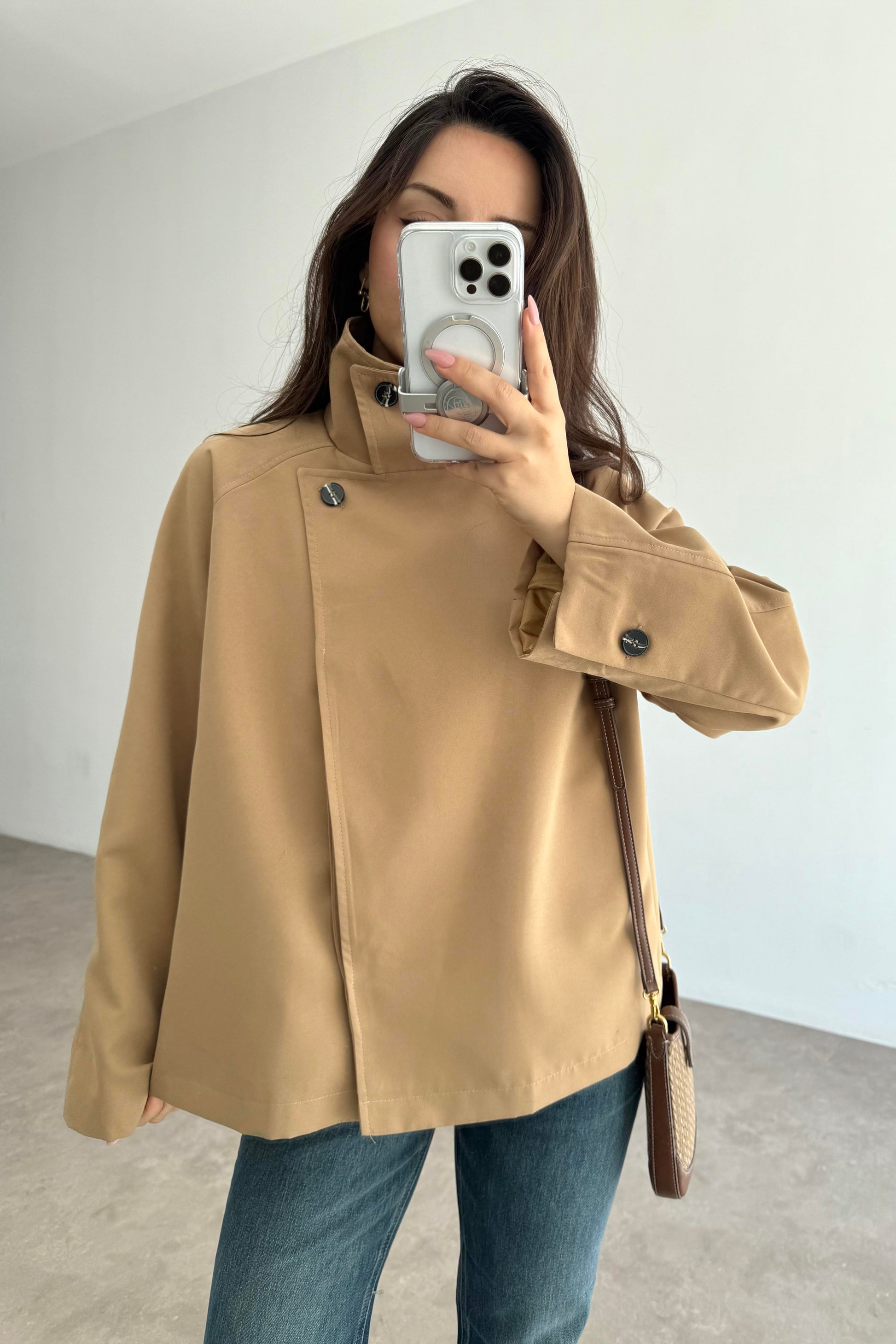 Dik Yakalı Premium Kalite Kısa Camel Trençkot