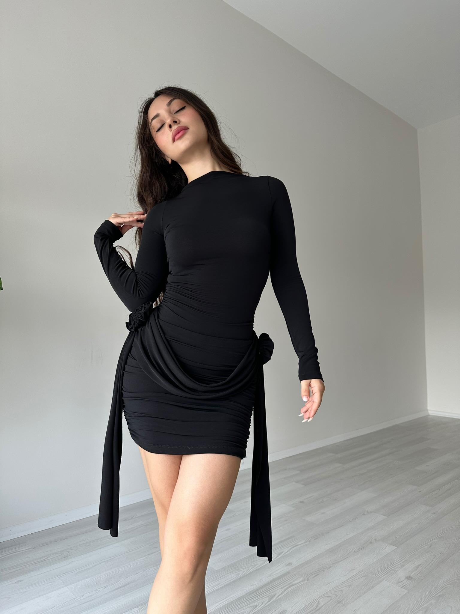 Drapeli Rosie Siyah Elbise