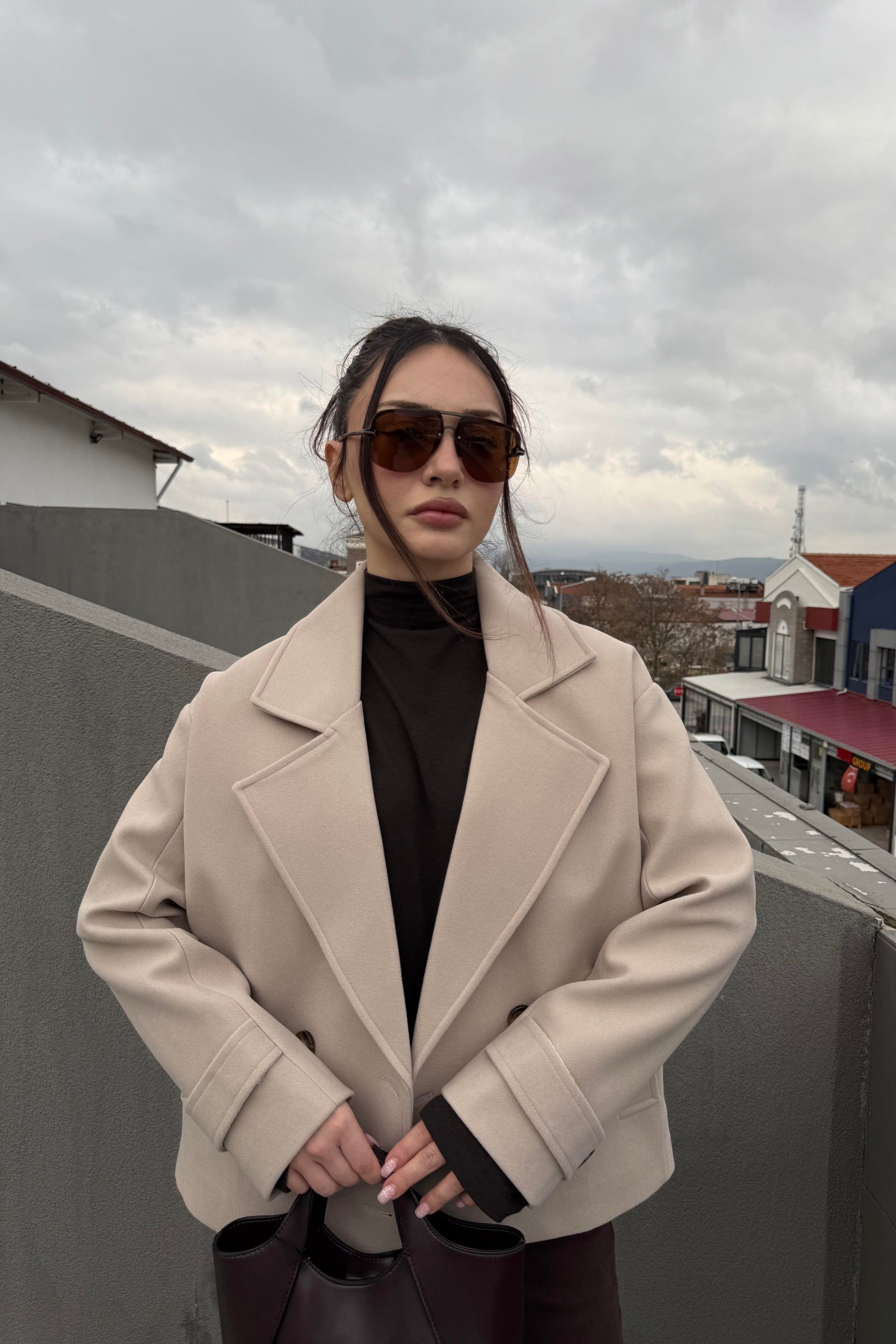 Düğme Detaylı Klasik Kesim Orta Boy Ekru Kaban