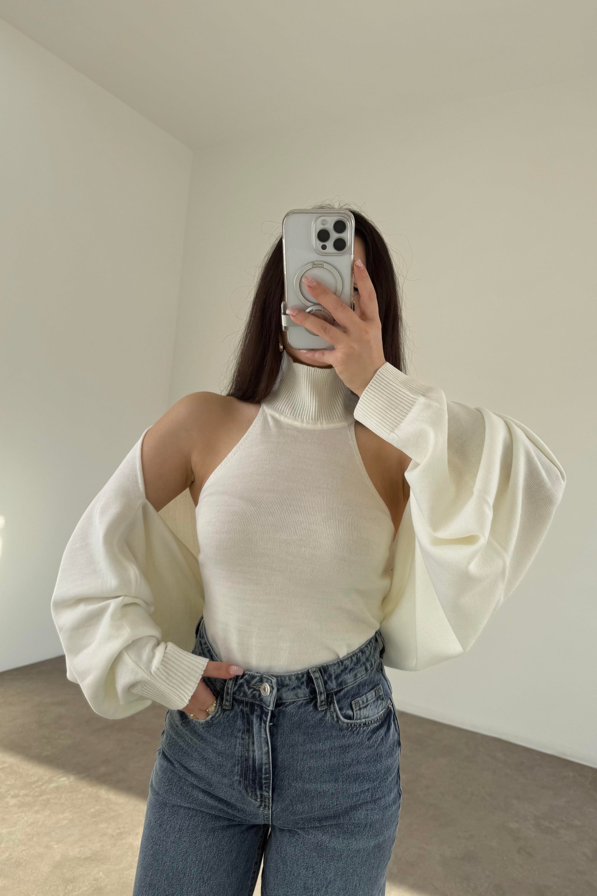 Ekru Halter Kesim Bluzlu Bolerolu Takım Üst
