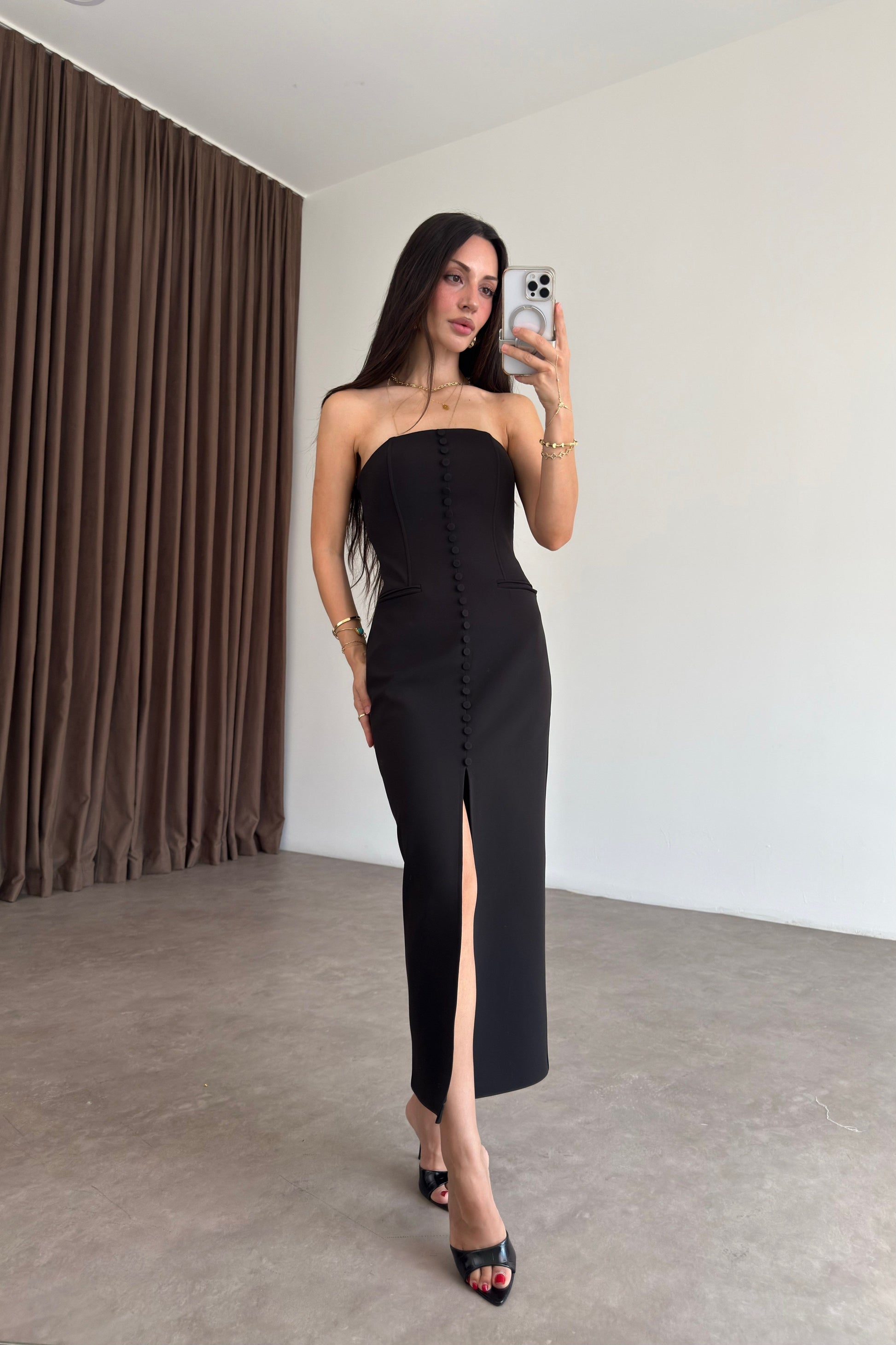 Elora Düğme Detaylı Straplez Midi Siyah Elbise