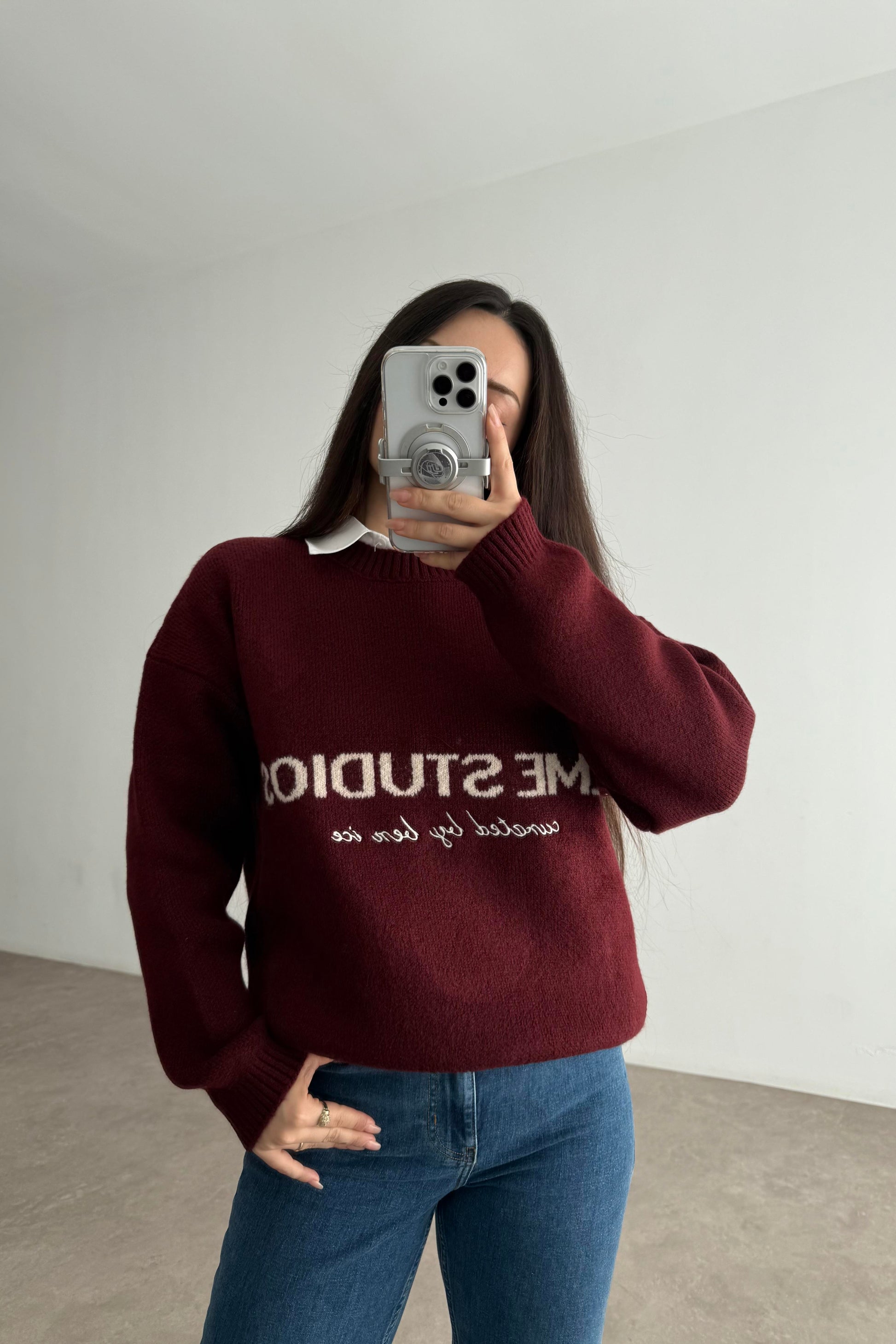 Eme Studios Bordo Kazak
