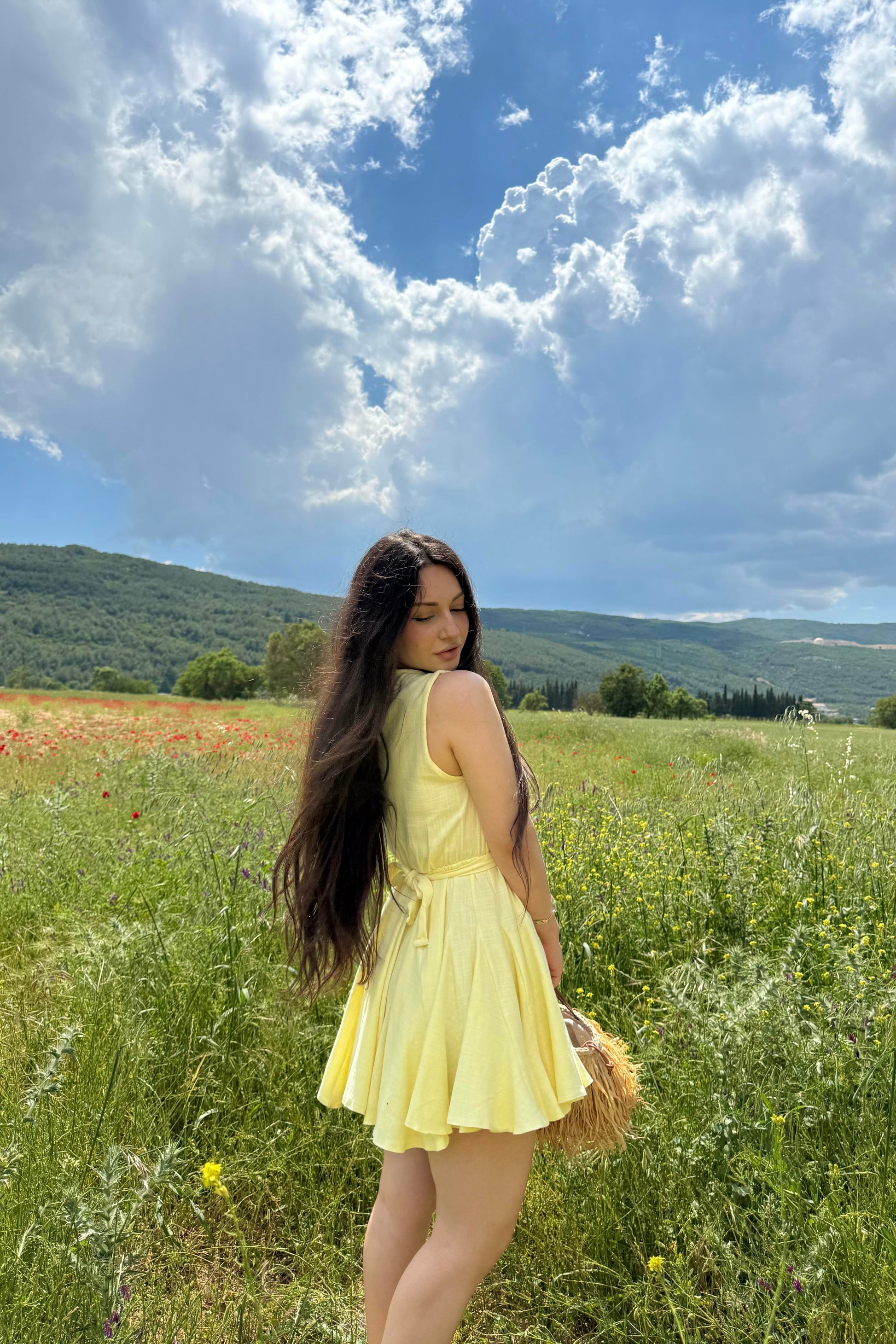 Eteği Volanlı Kuşaklı Elbise Sarı