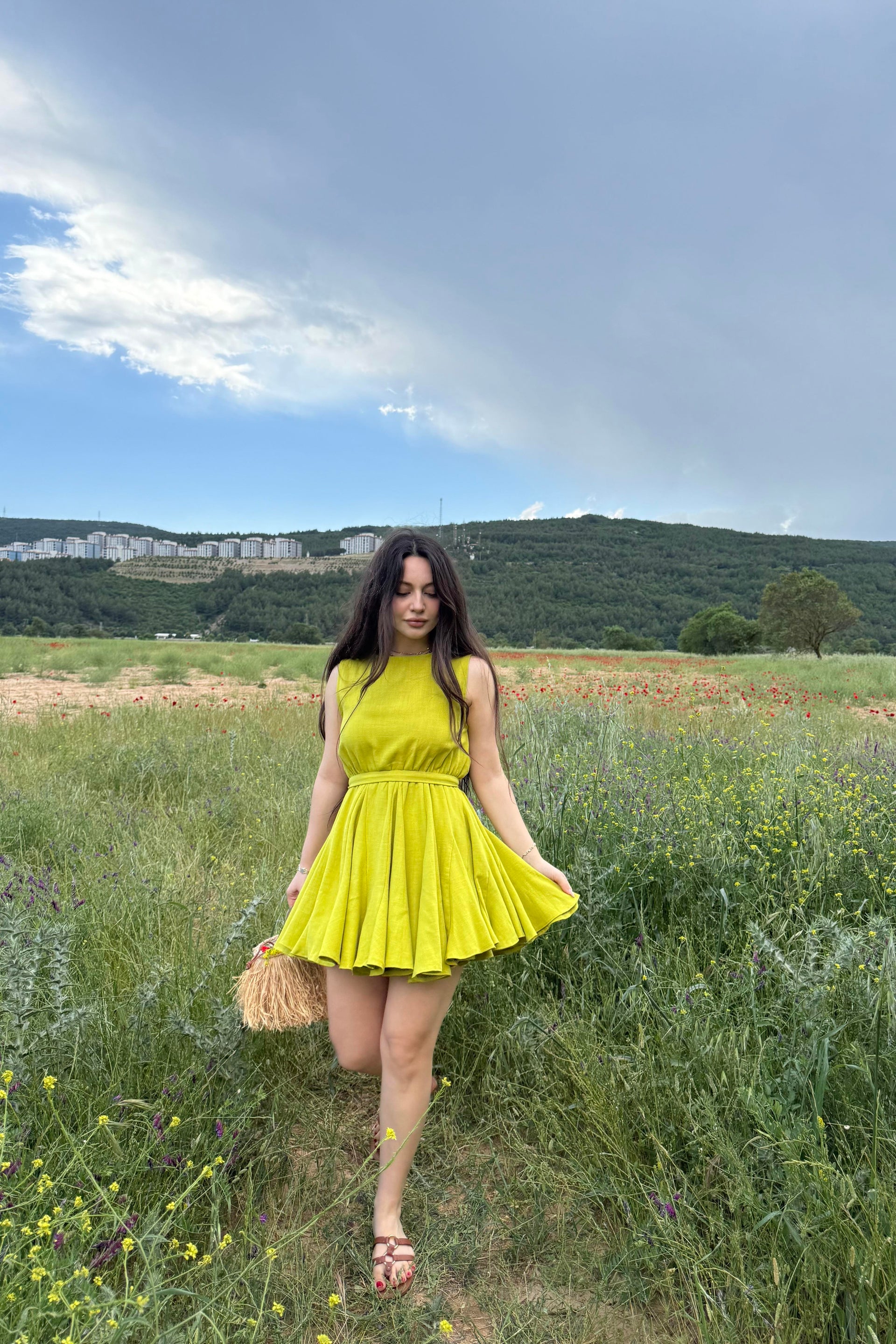 Eteği Volanlı Kuşaklı Elbise Yeşil
