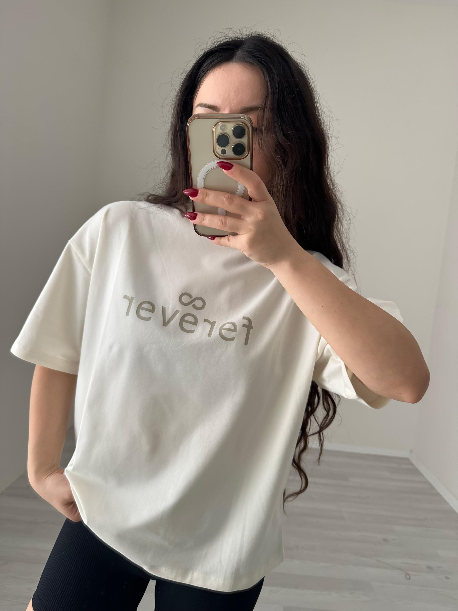 Ferever Logolu Ekru Dik Yaka Tişört