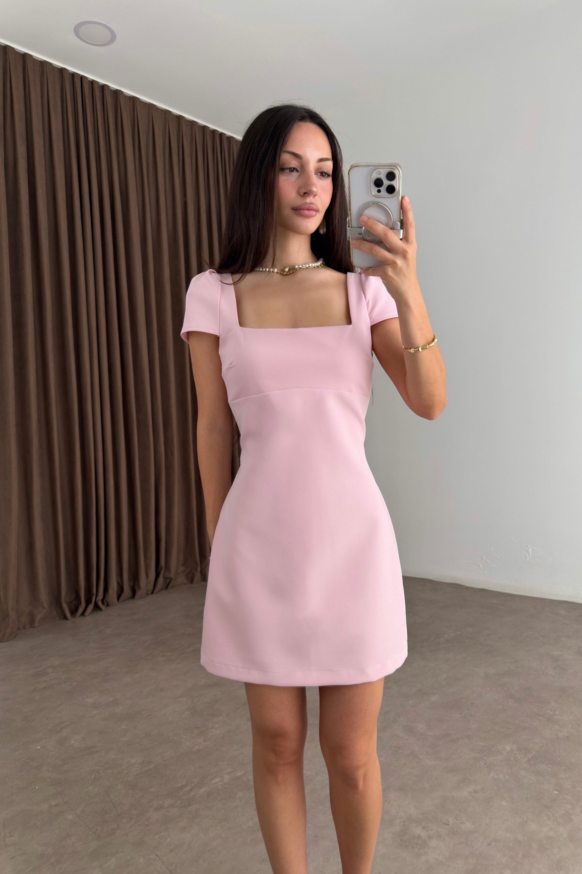 Sırt Dekolteli Krep Kumaş Elbise Pembe