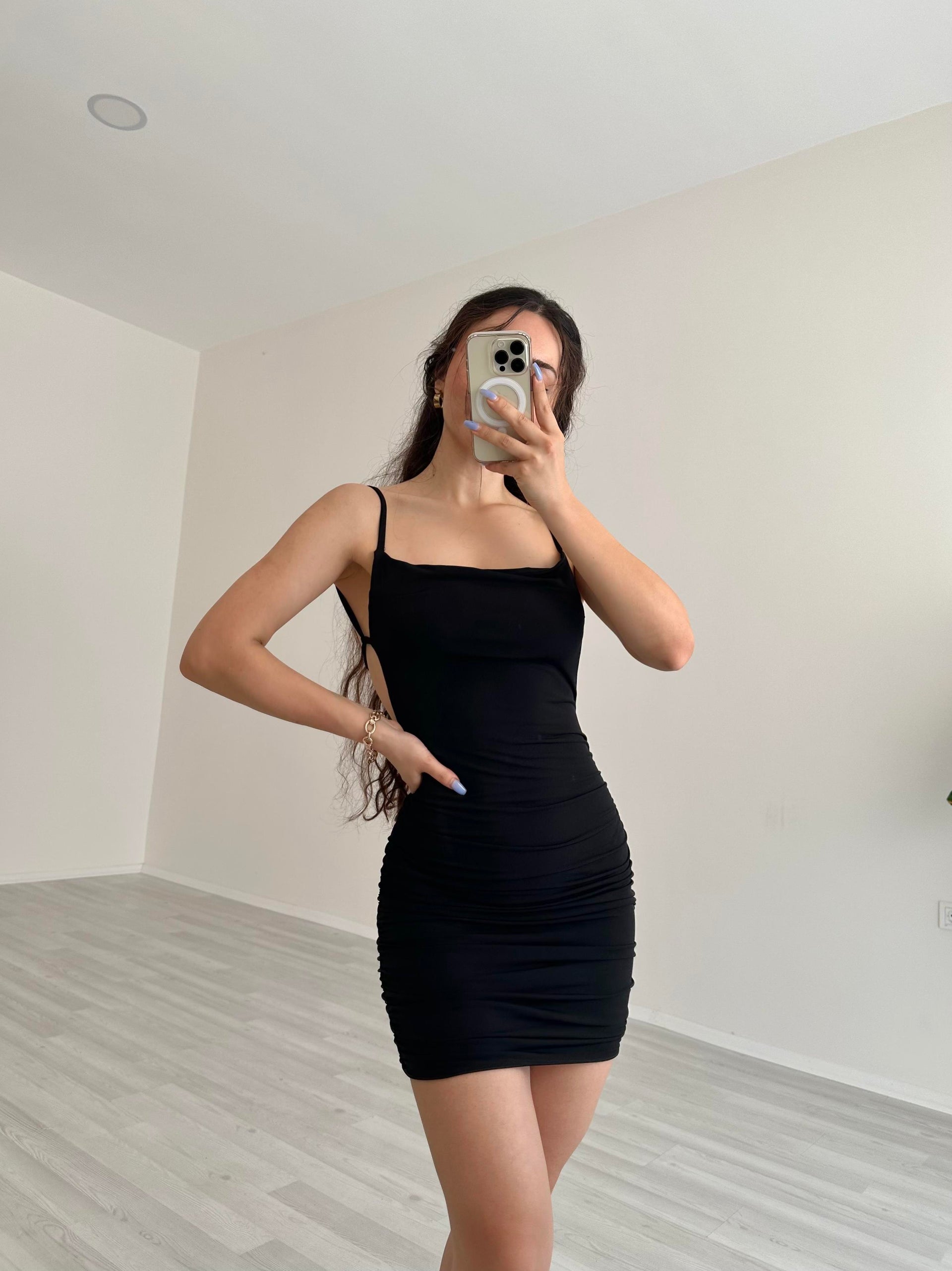 Flora Sırt Dekolteli Siyah Elbise