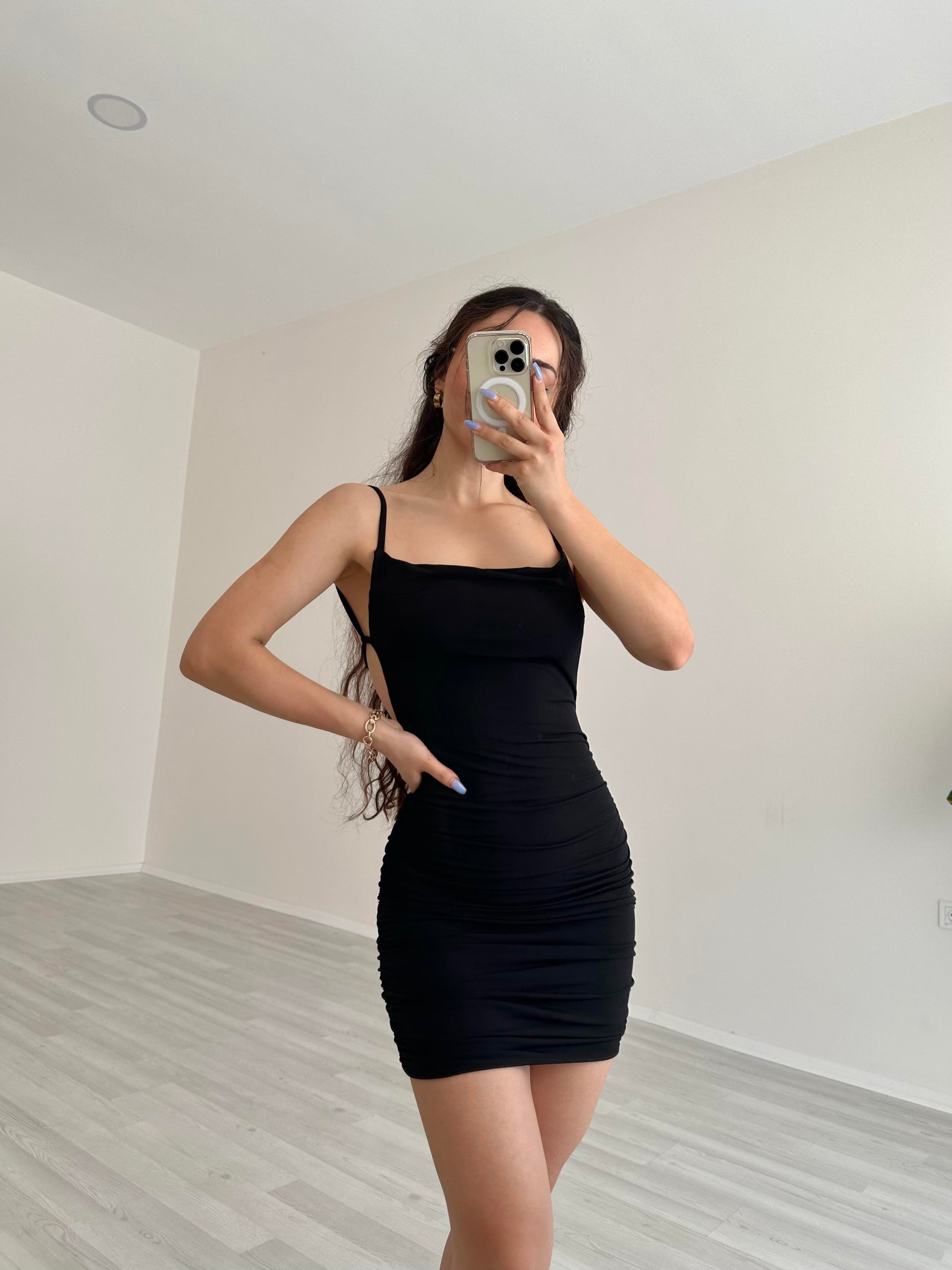 Flora Sırt Dekolteli Siyah Elbise