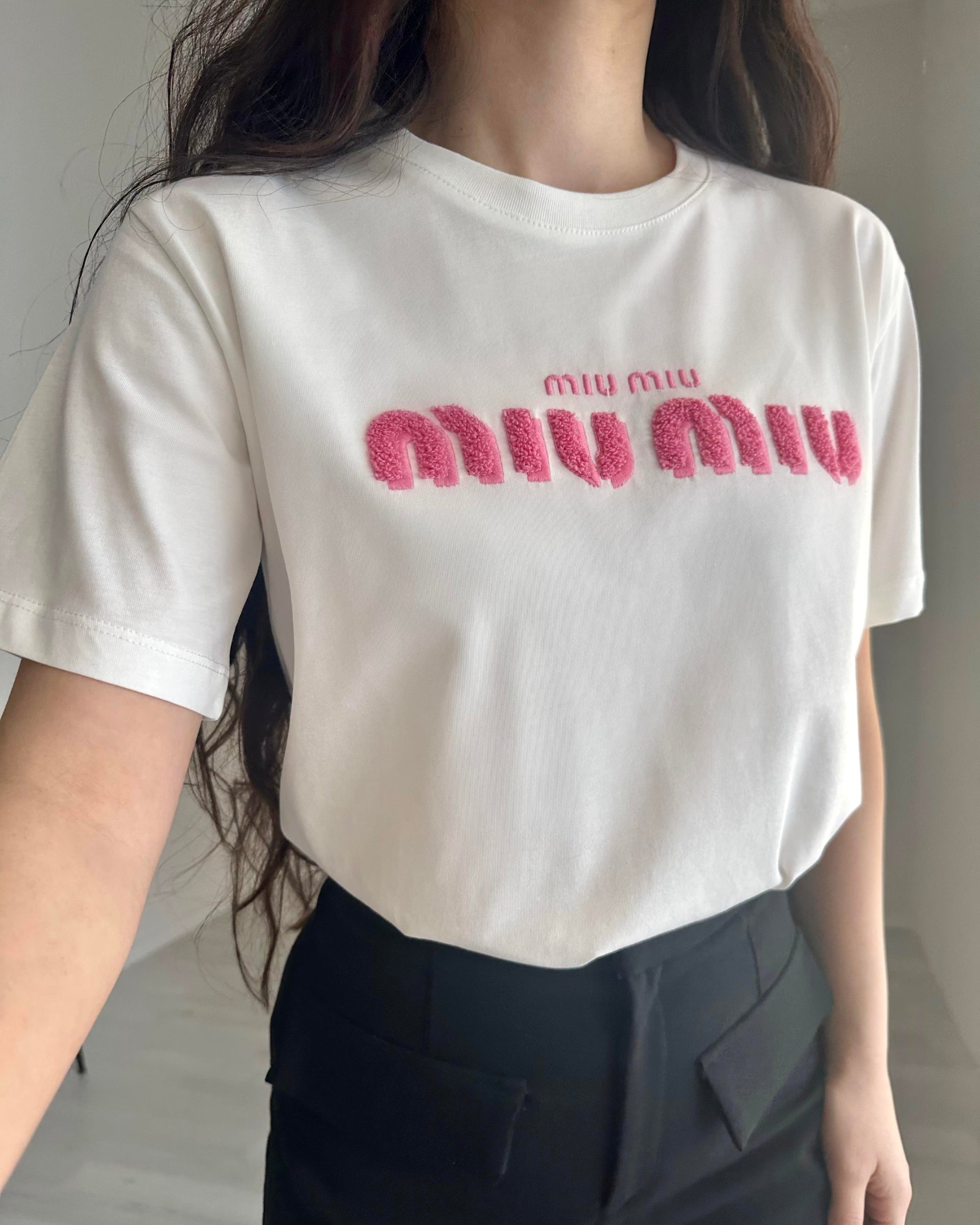 F/MM Pembe Logolu Beyaz Tişört