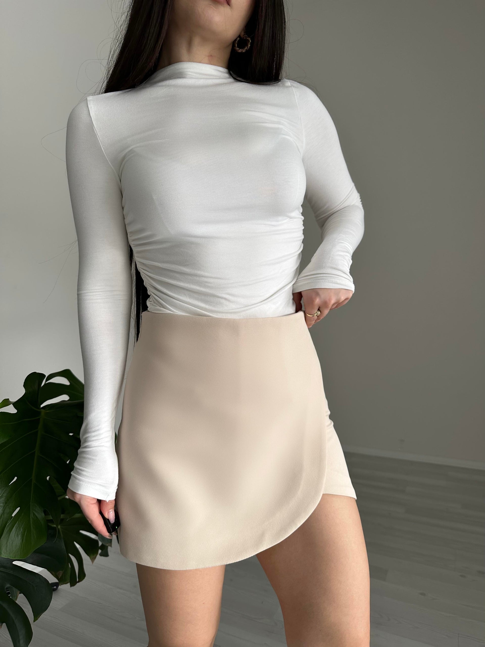 ZR Model Klasik Kesim Bej Şort Etek