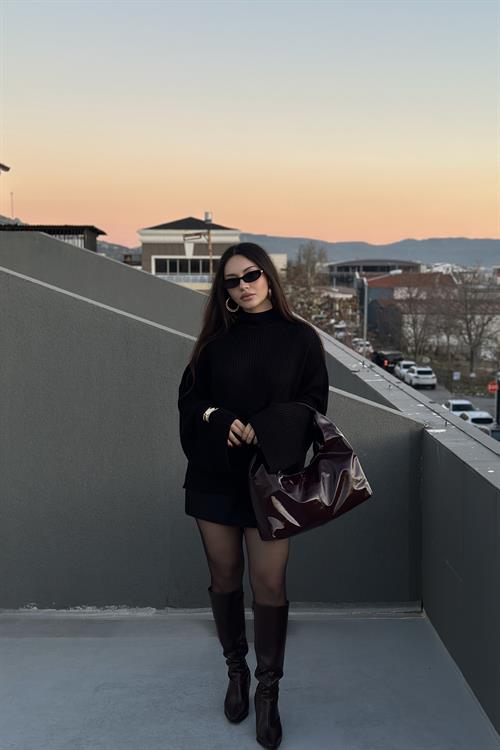 Geniş Kollu Dik Yaka Premium Kazak Siyah