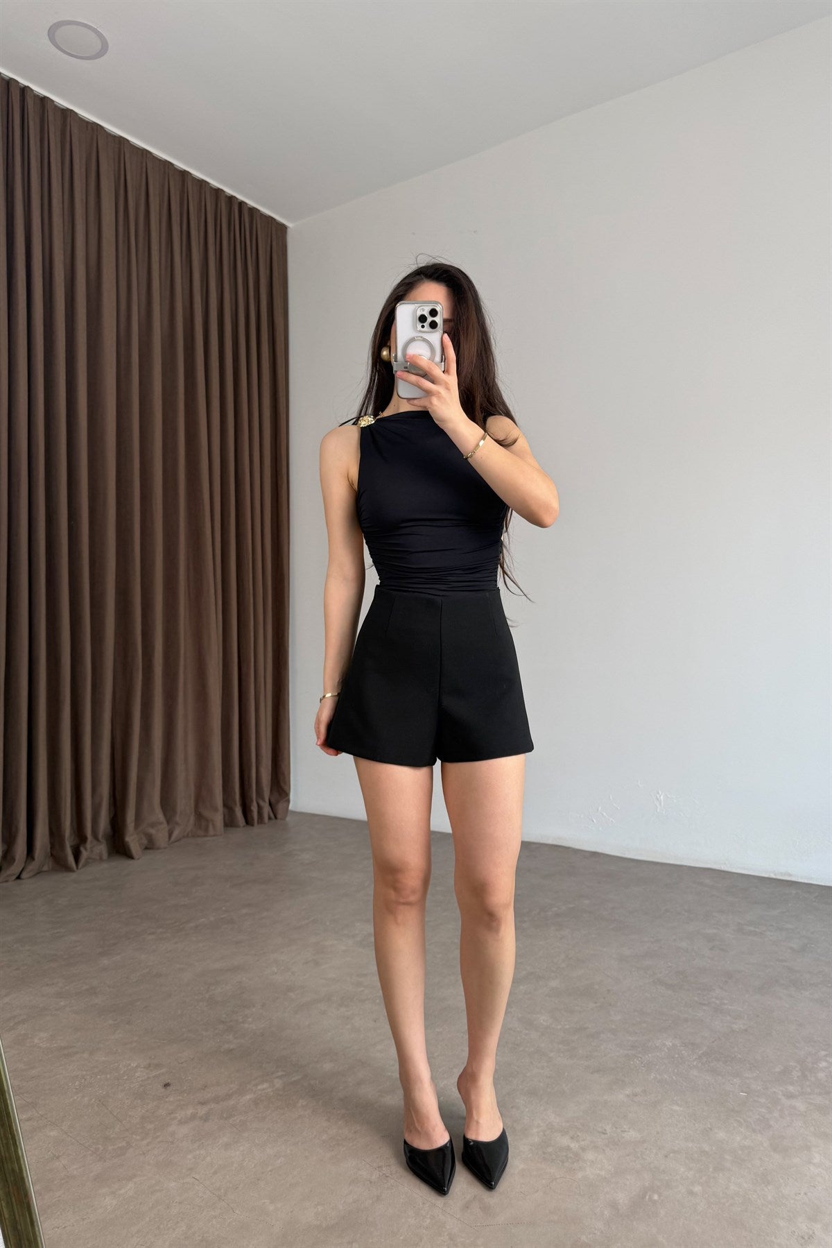 Gold Tokalı Toparlayıcı Siyah Bodysuit