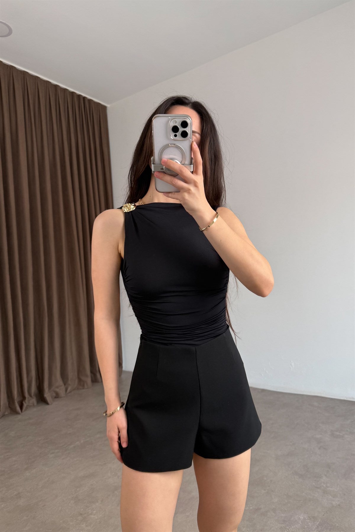 Gold Tokalı Toparlayıcı Siyah Bodysuit