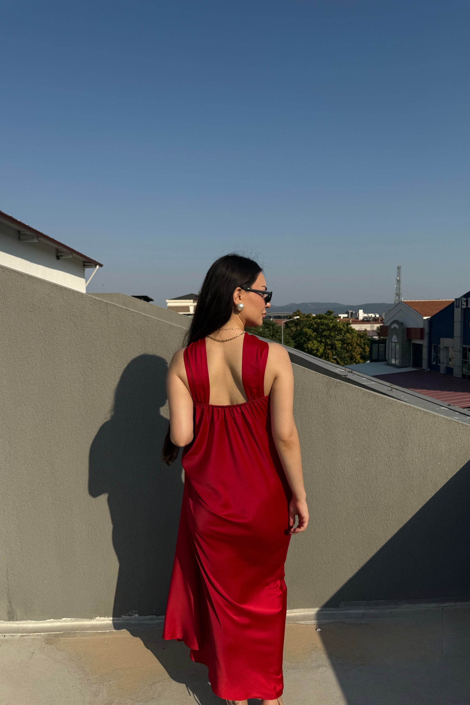Halter Yaka İpek Saten Elbise Kırmızı
