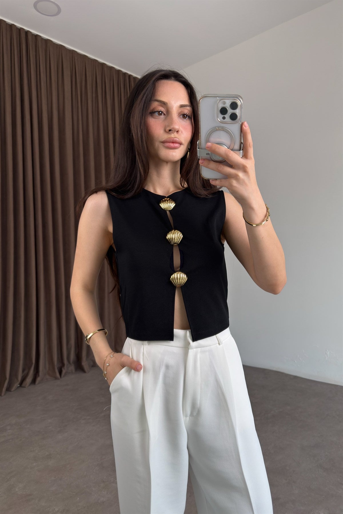 HM İstiridye Düğmeli Siyah Bluz