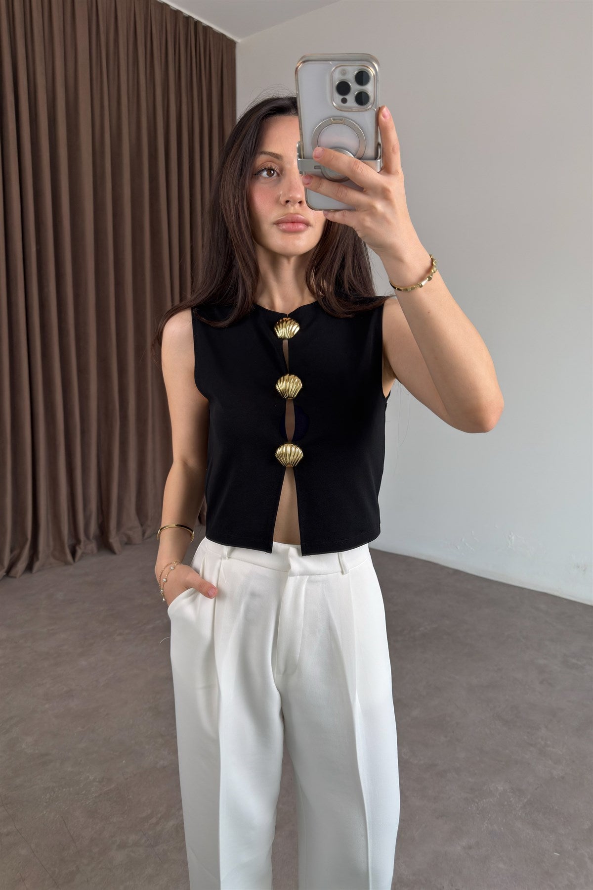 HM İstiridye Düğmeli Siyah Bluz