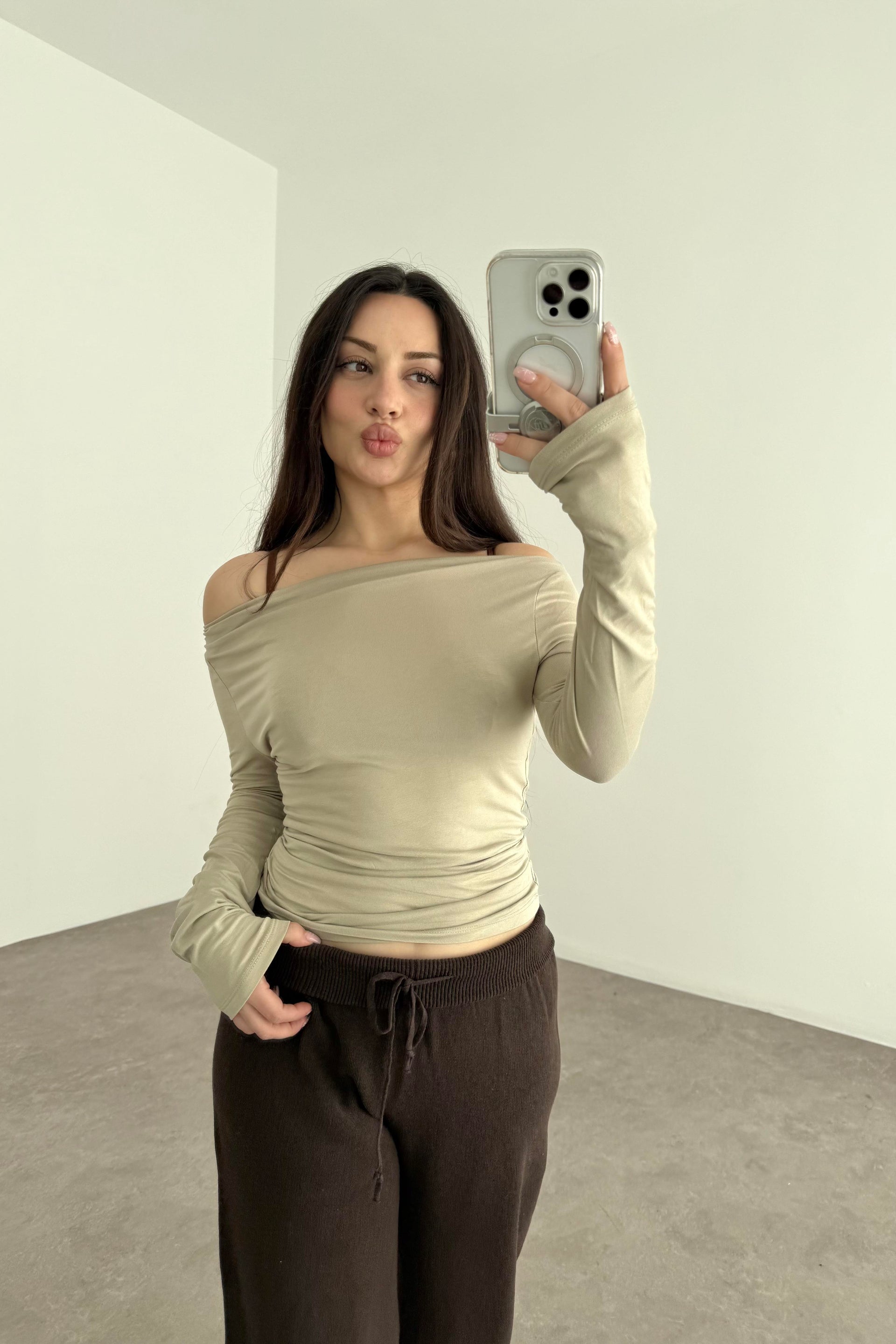 Kayık Yakalı Drapeli Opak Basic Taş Body