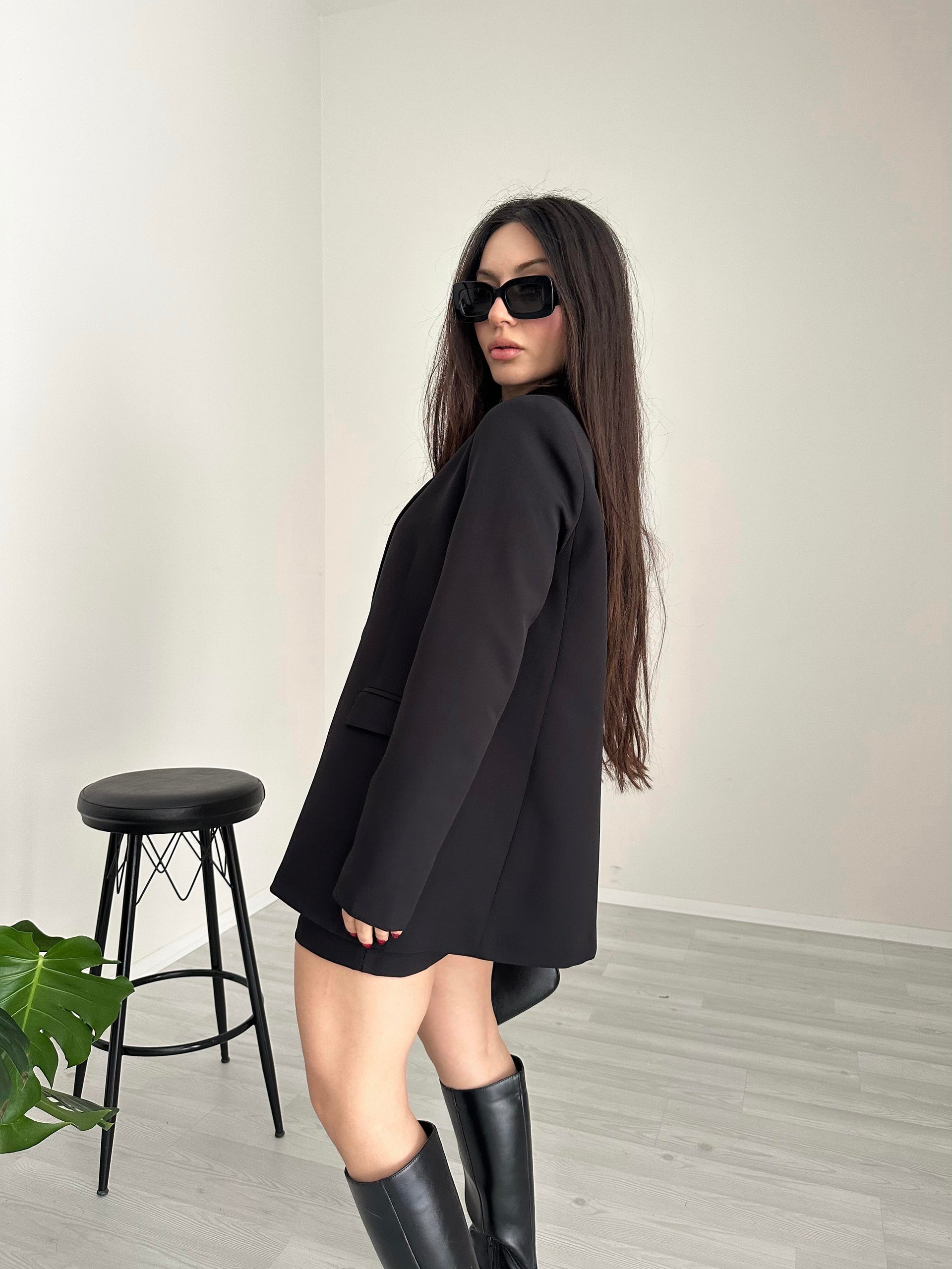 Klasik Kesim Siyah Blazer Etek Takım