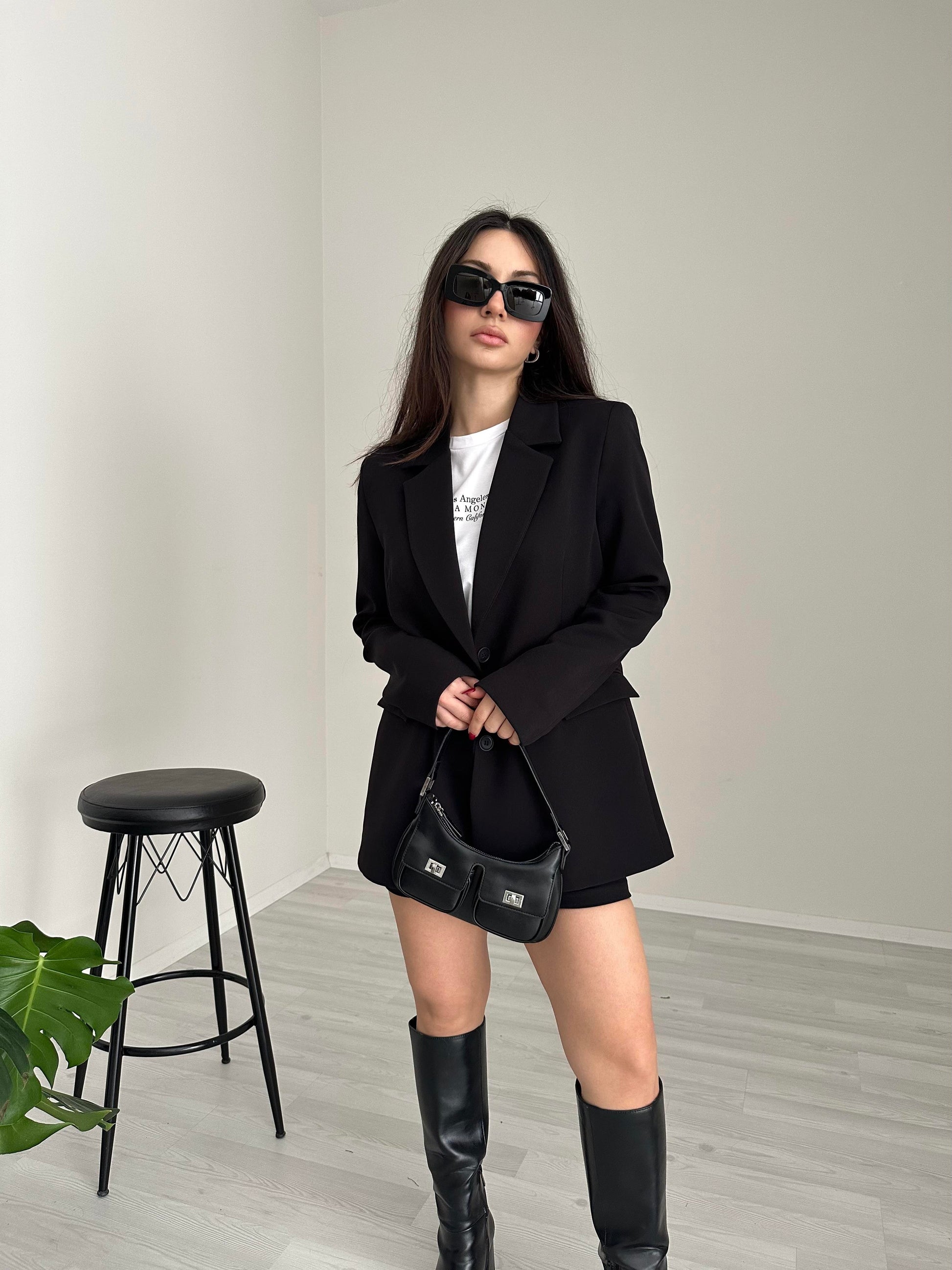 Klasik Kesim Siyah Blazer Etek Takım