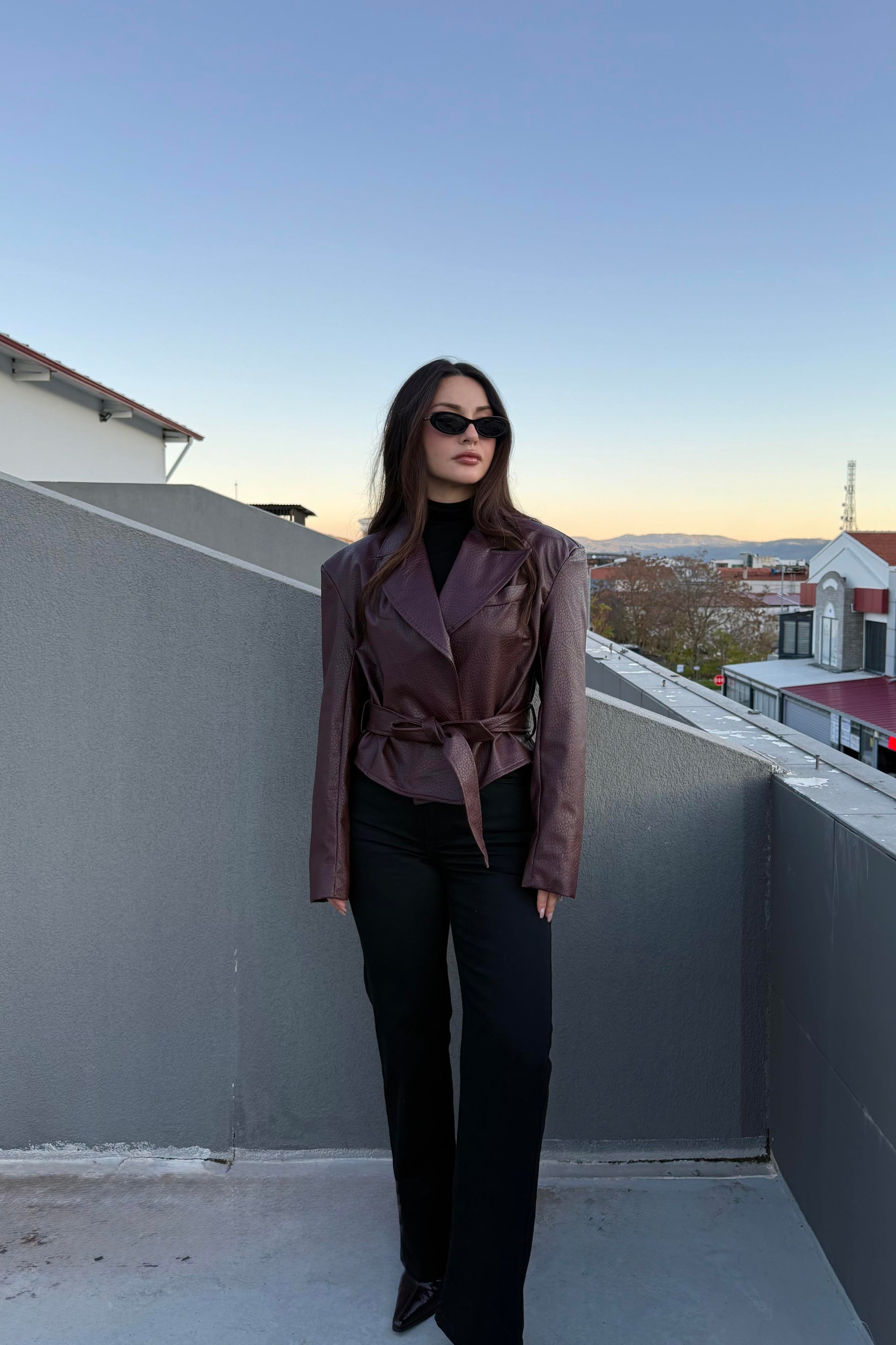 Kruvaze Vatkalı Kuşaklı Bordo Deri Ceket